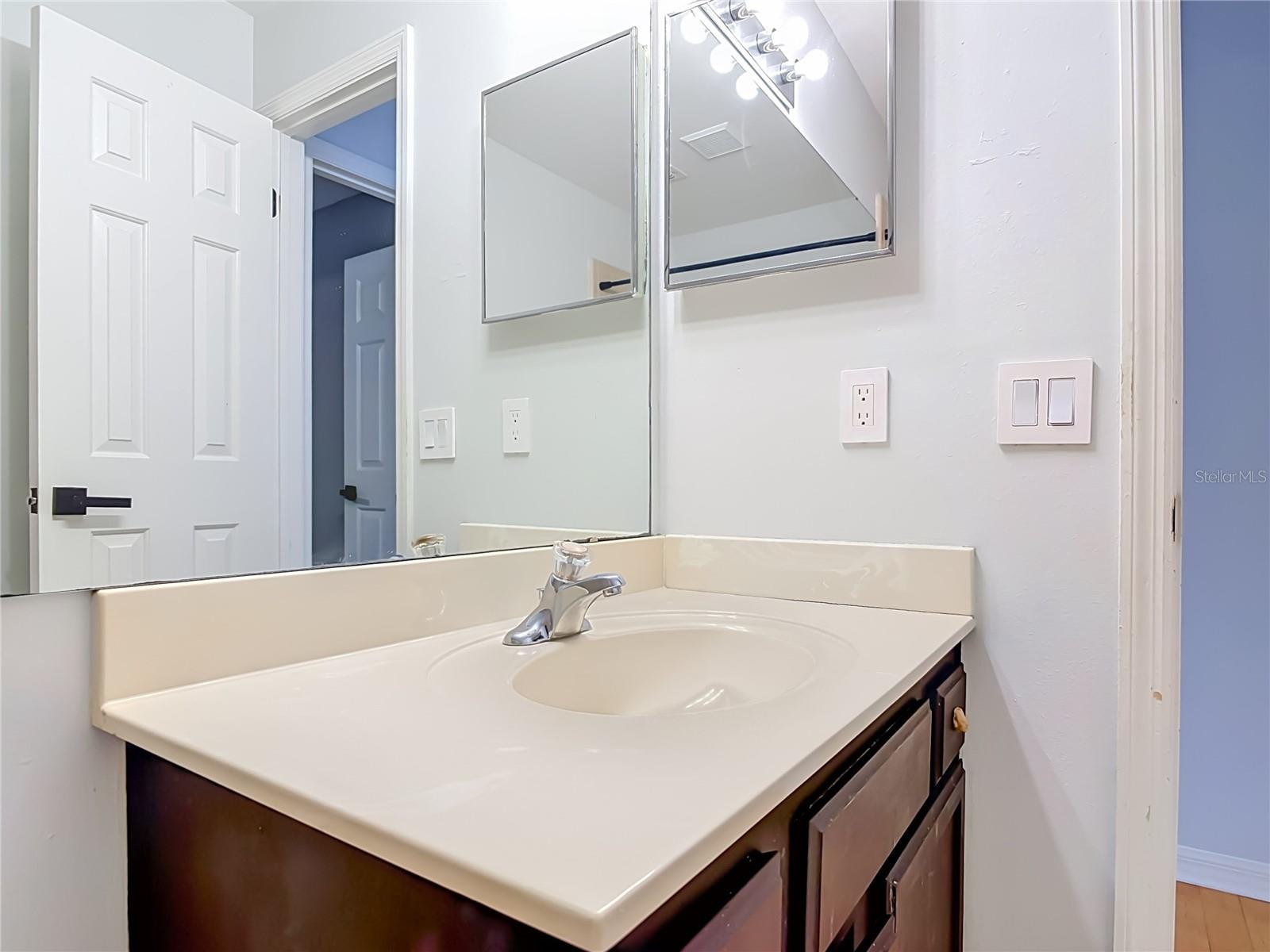 744 BARRINGTON CIR