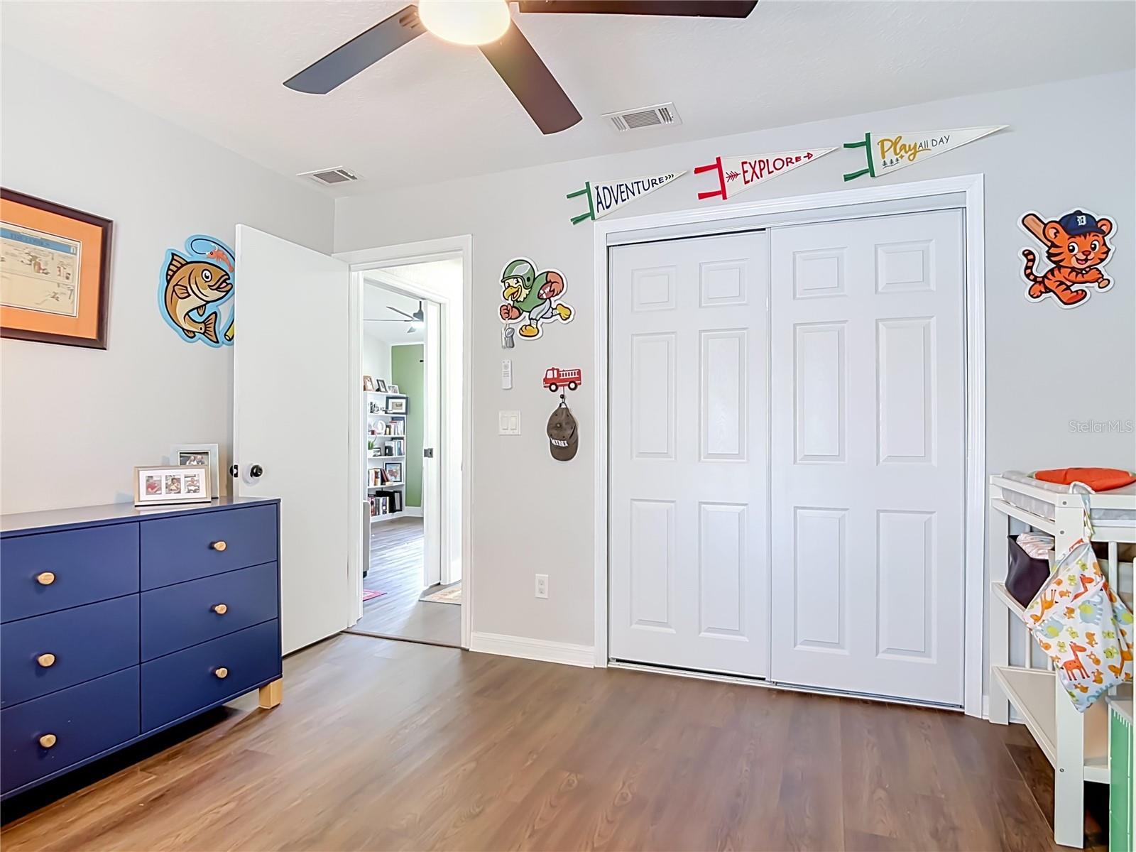 2121 ARROWHEAD AVE