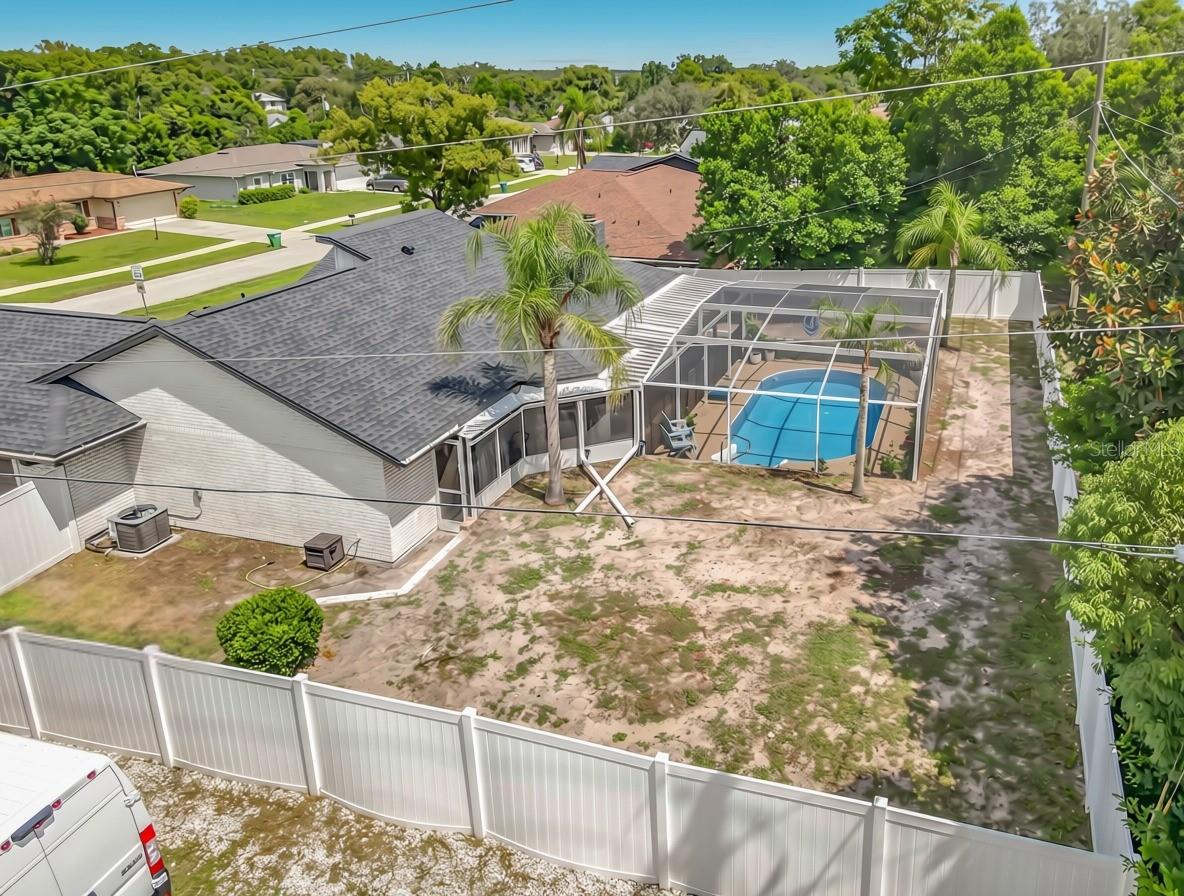 2121 ARROWHEAD AVE
