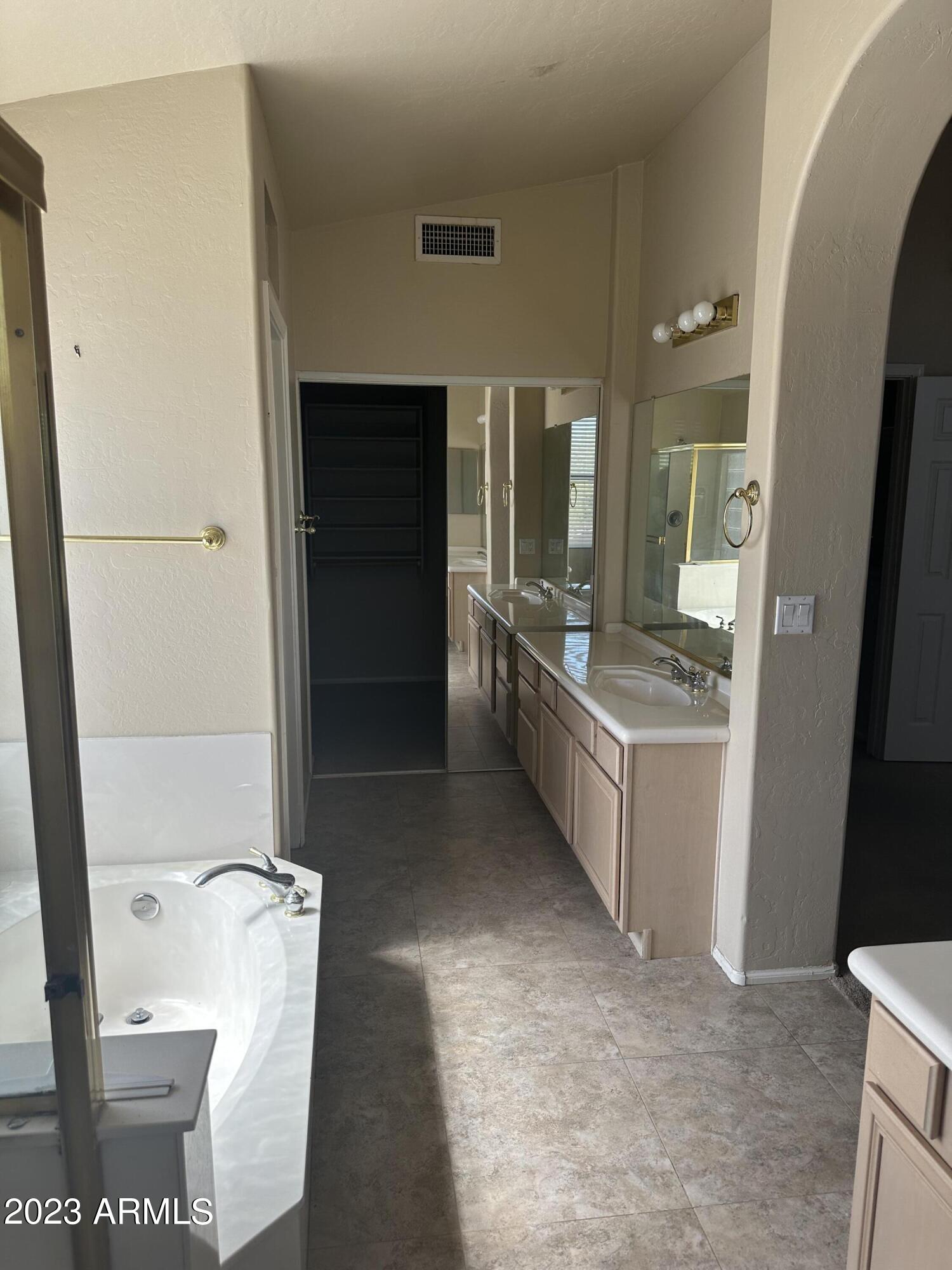 8155 E MICHELLE Drive