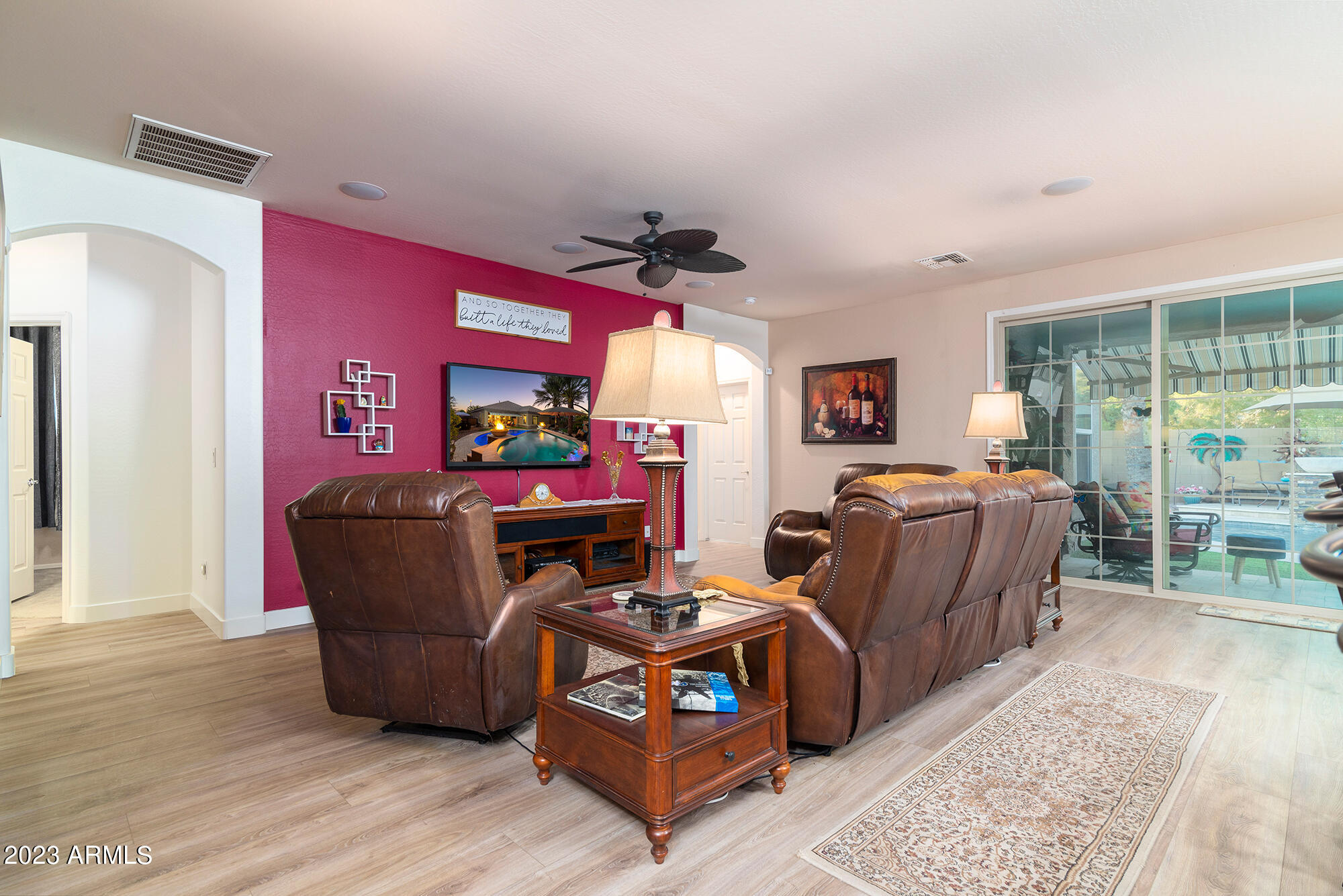 3046 E RIDGEWOOD