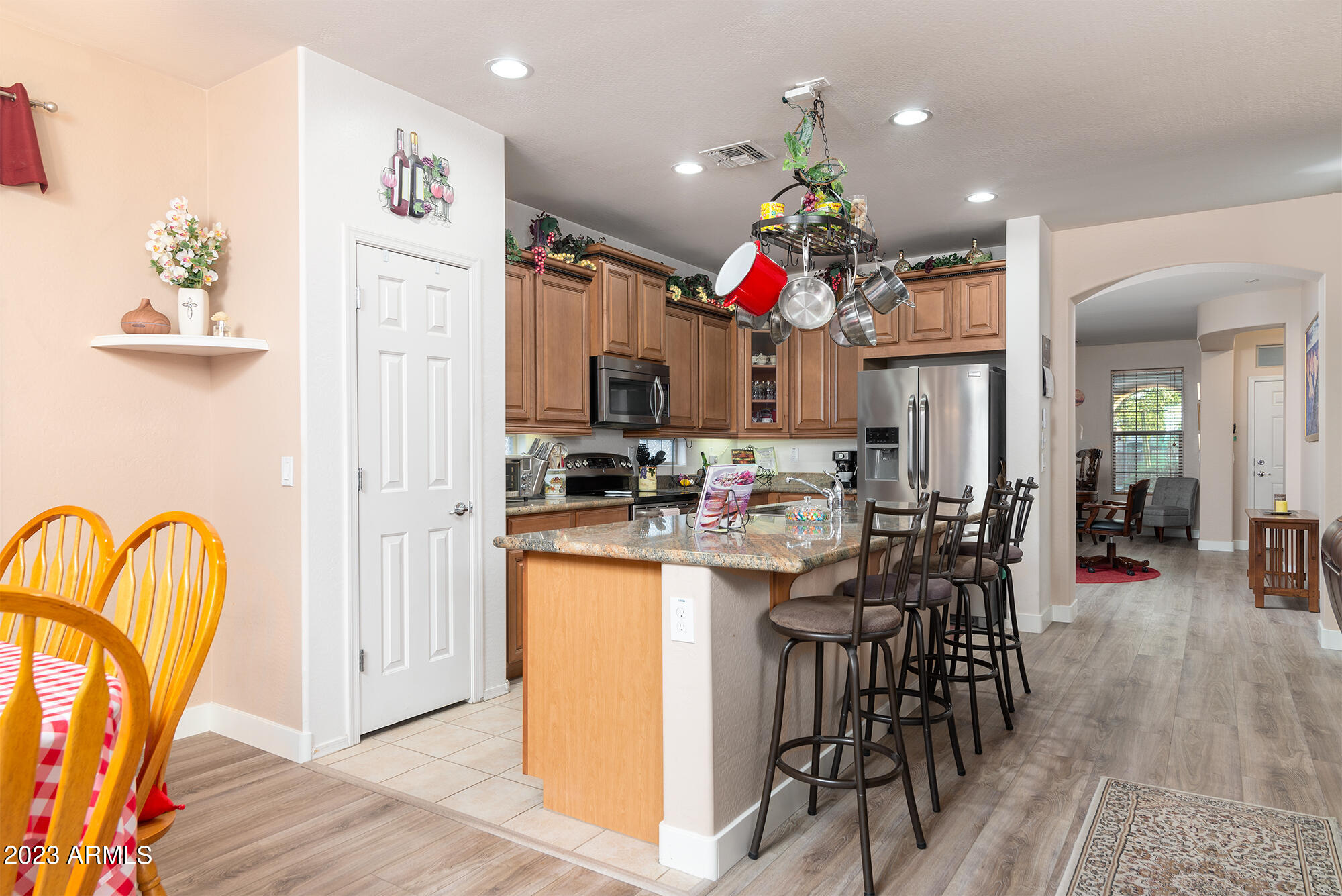 3046 E RIDGEWOOD