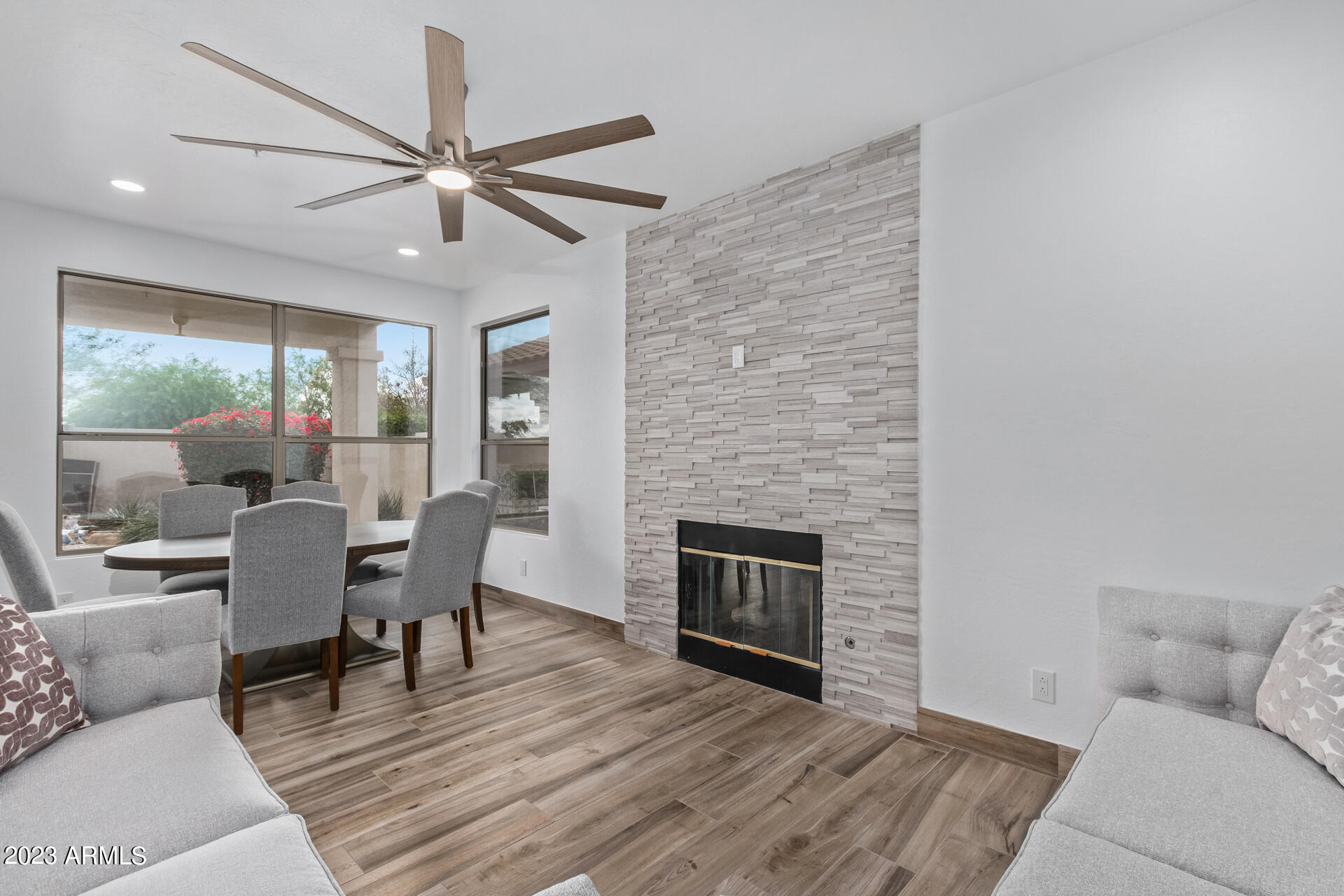 8155 E MICHELLE Drive