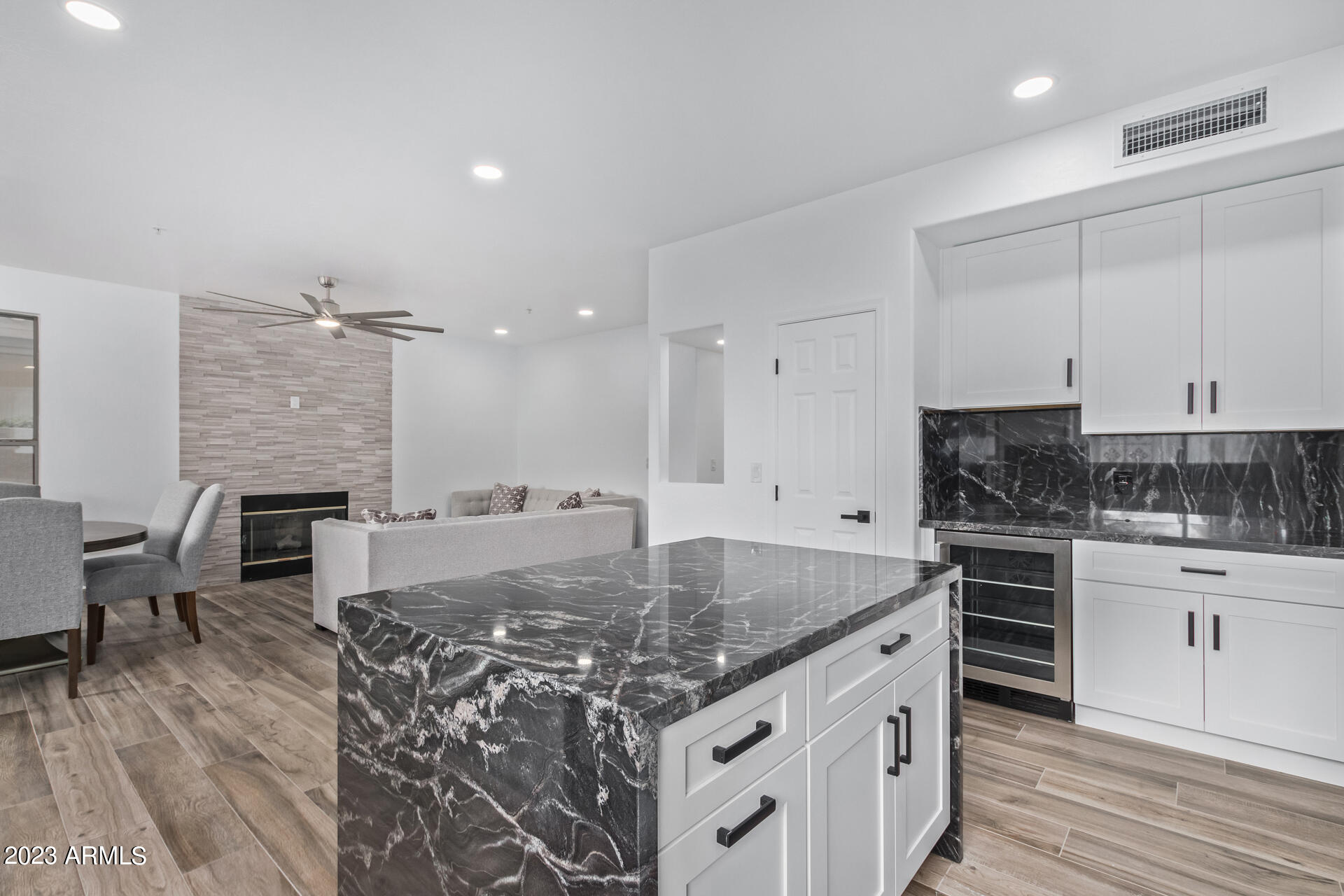 8155 E MICHELLE Drive