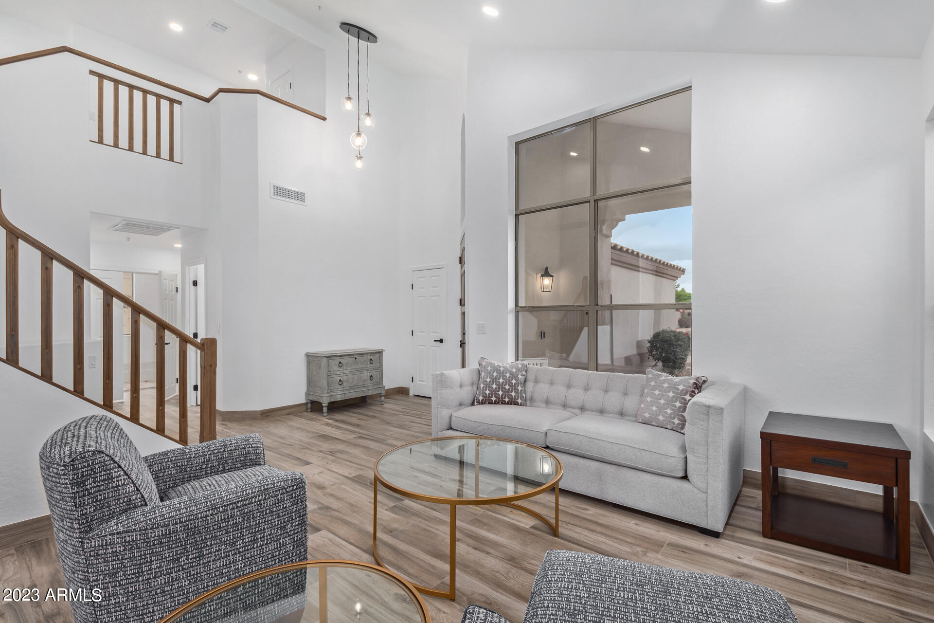8155 E MICHELLE Drive