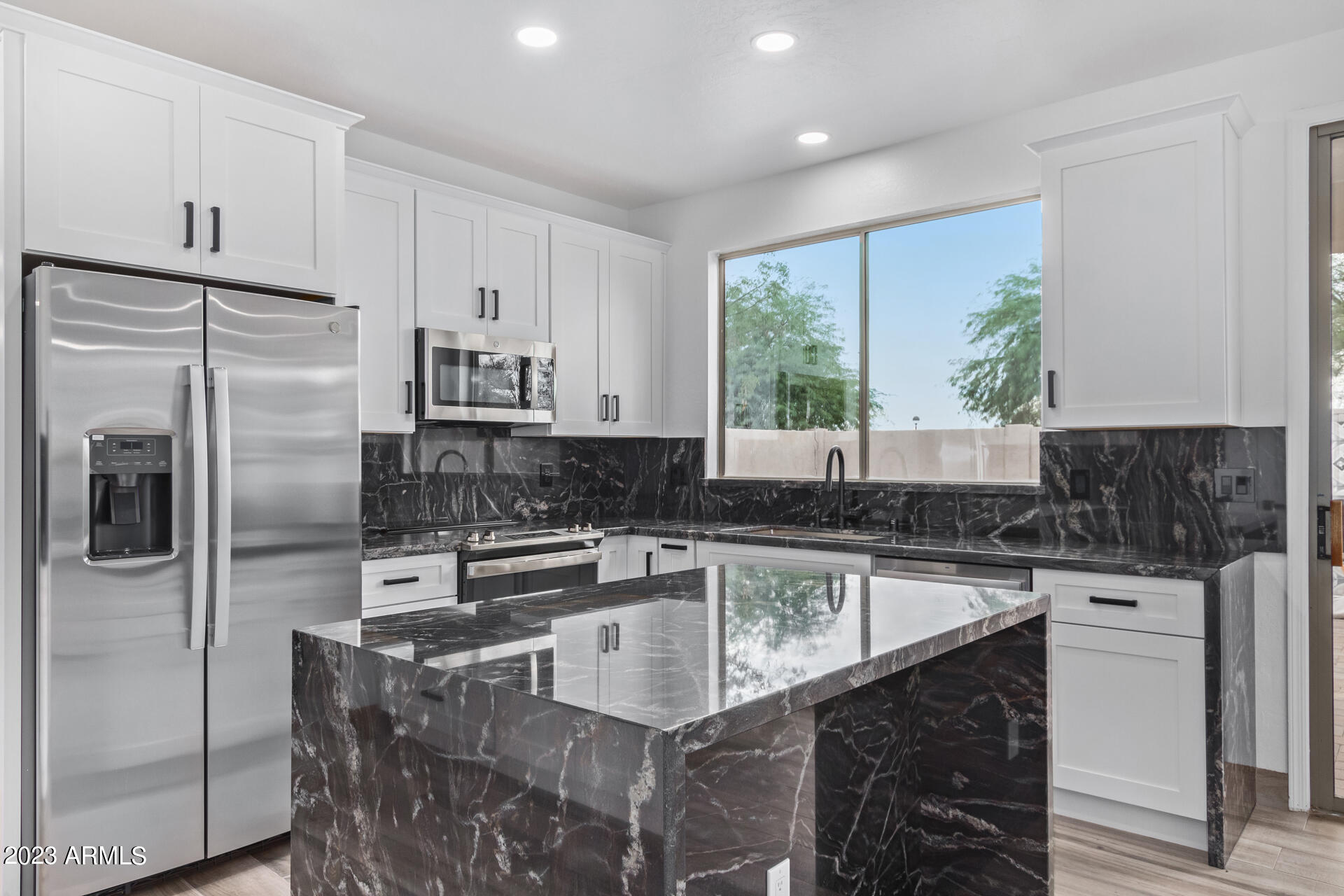 8155 E MICHELLE Drive