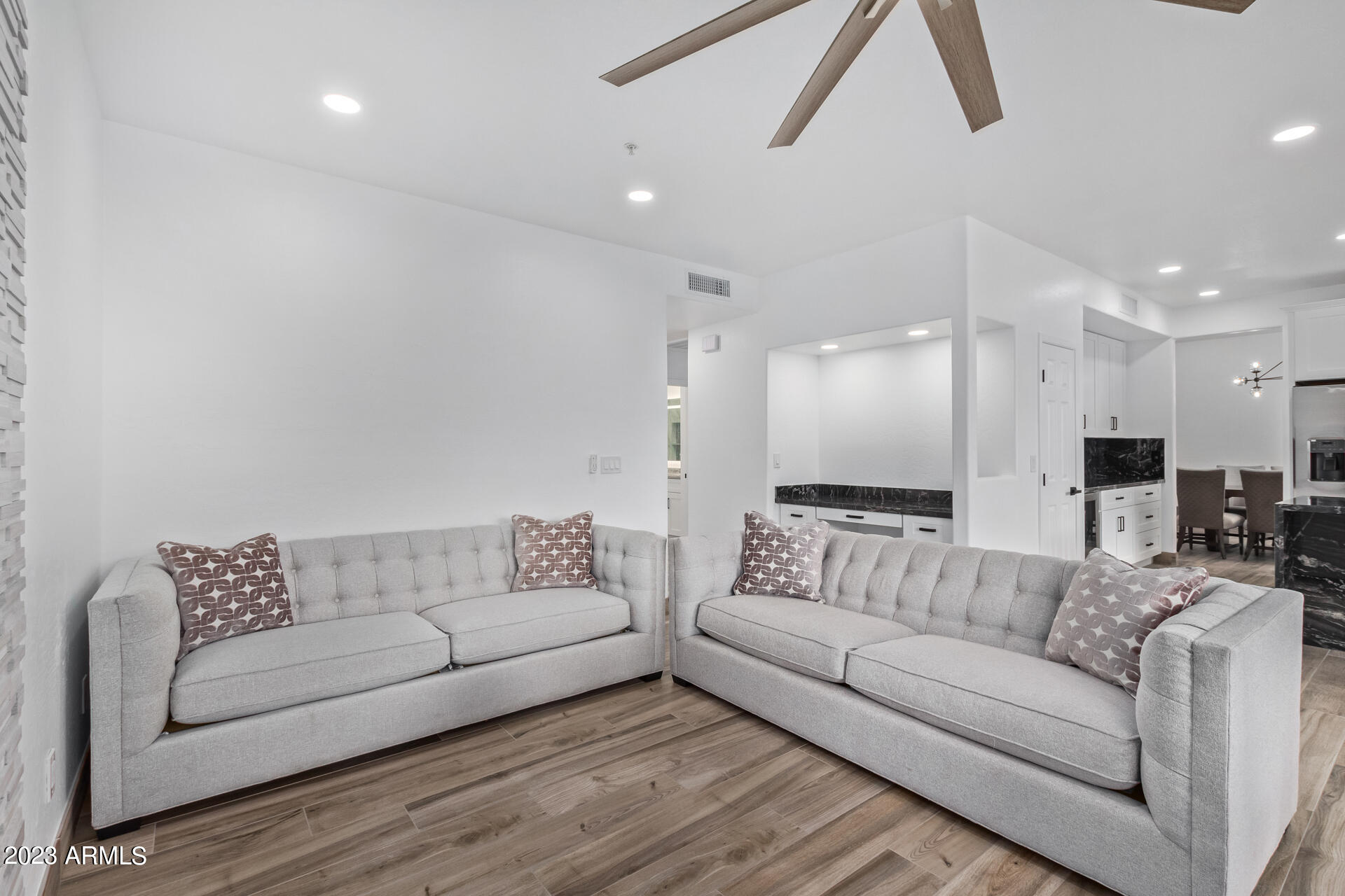 8155 E MICHELLE Drive