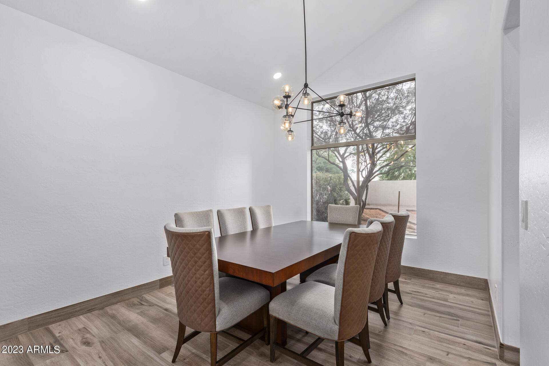 8155 E MICHELLE Drive