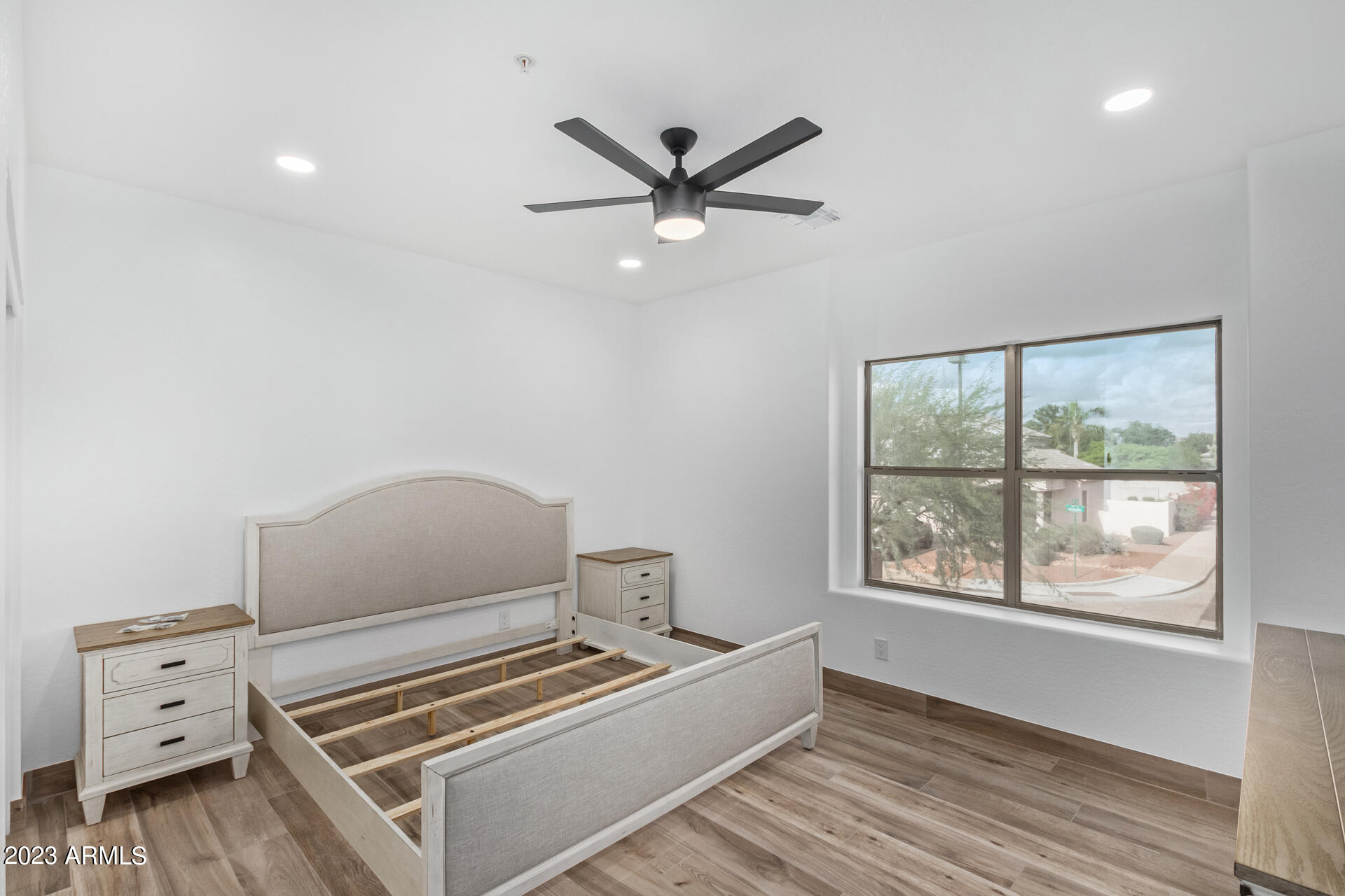 8155 E MICHELLE Drive