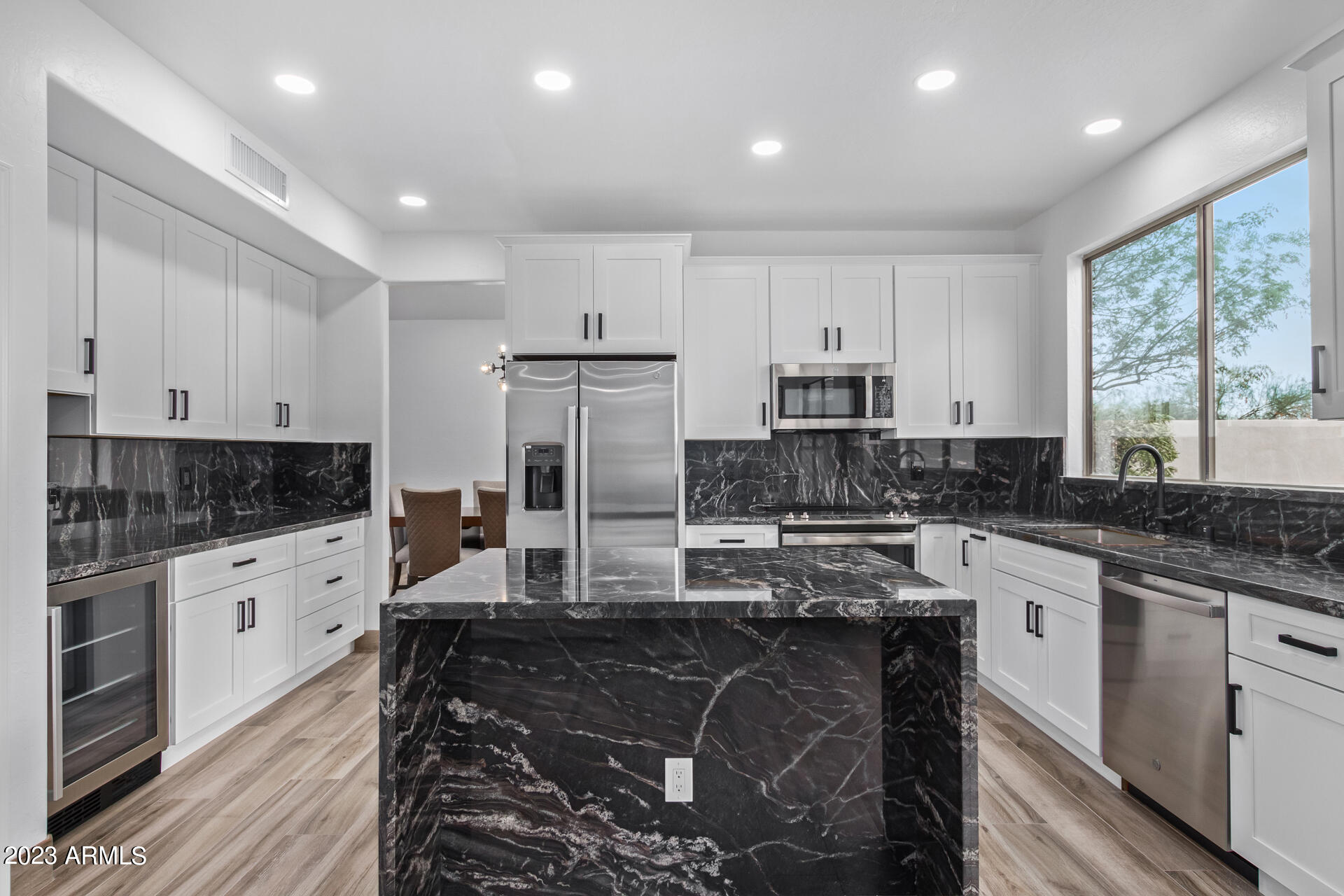 8155 E MICHELLE Drive