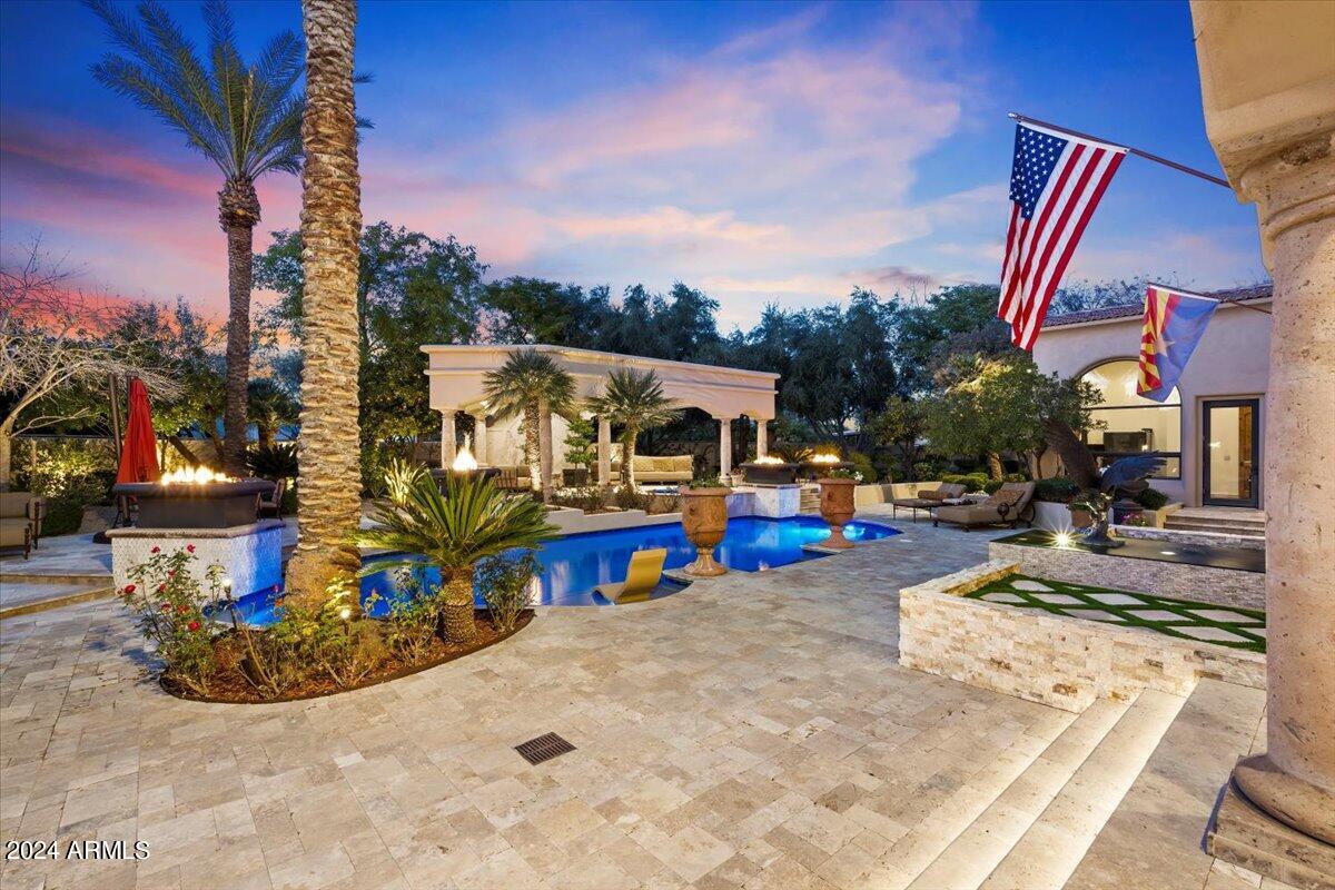 7300 N 70TH Street
