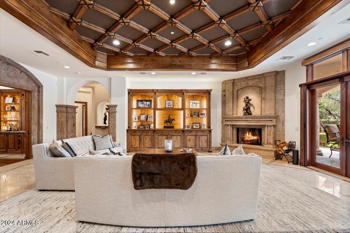 7300 N 70TH Street