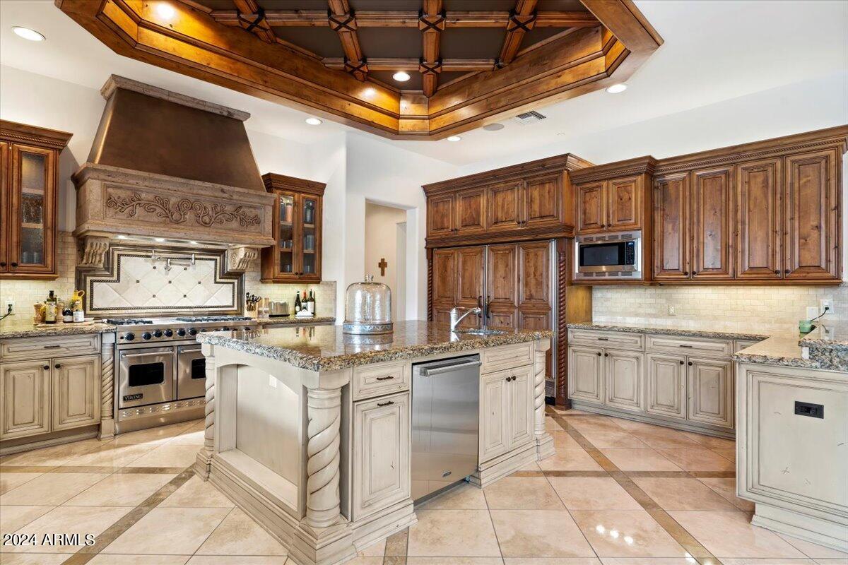 7300 N 70TH Street