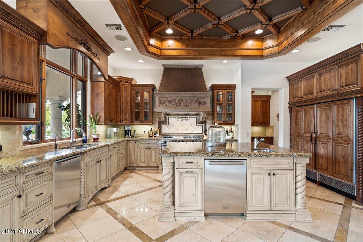 7300 N 70TH Street
