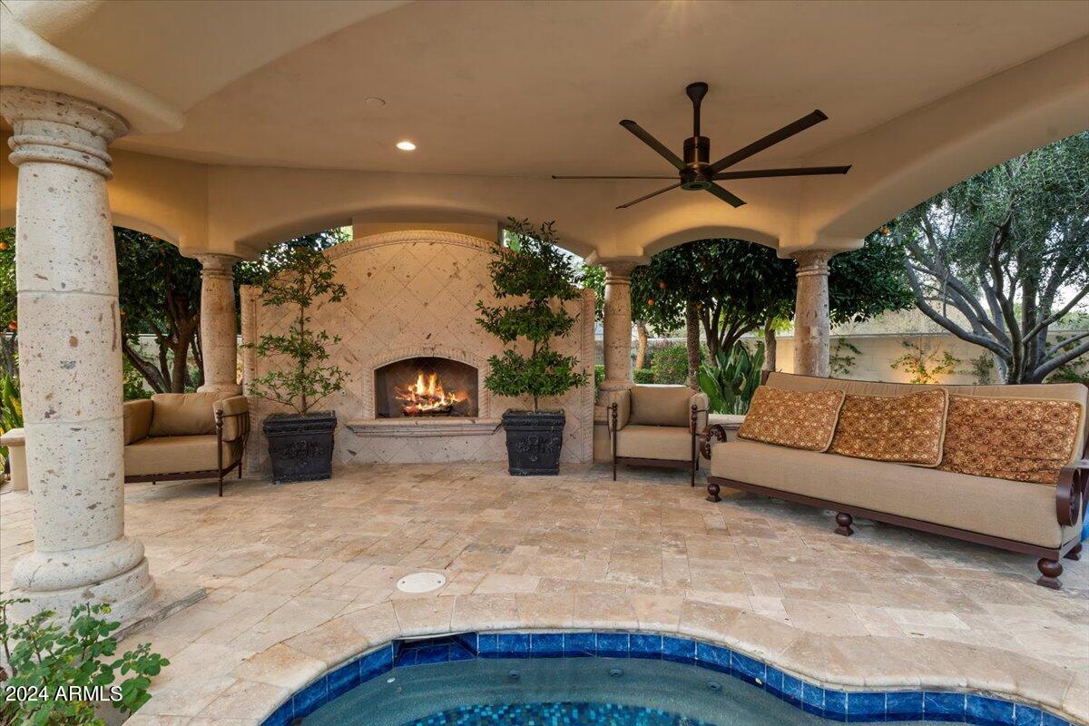 7300 N 70TH Street