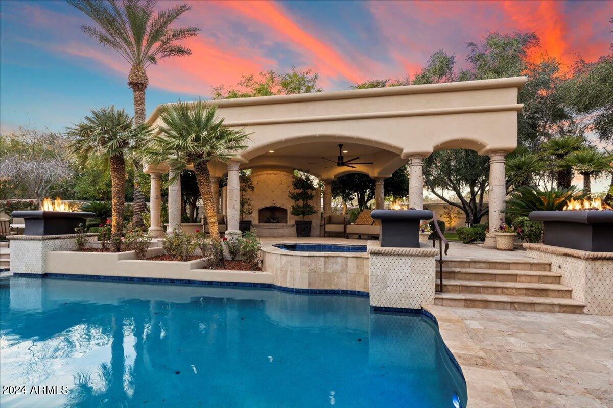 7300 N 70TH Street