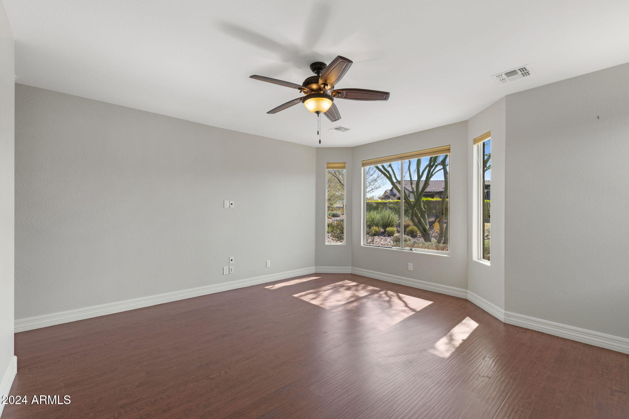 17531 W SILVER FOX Way
