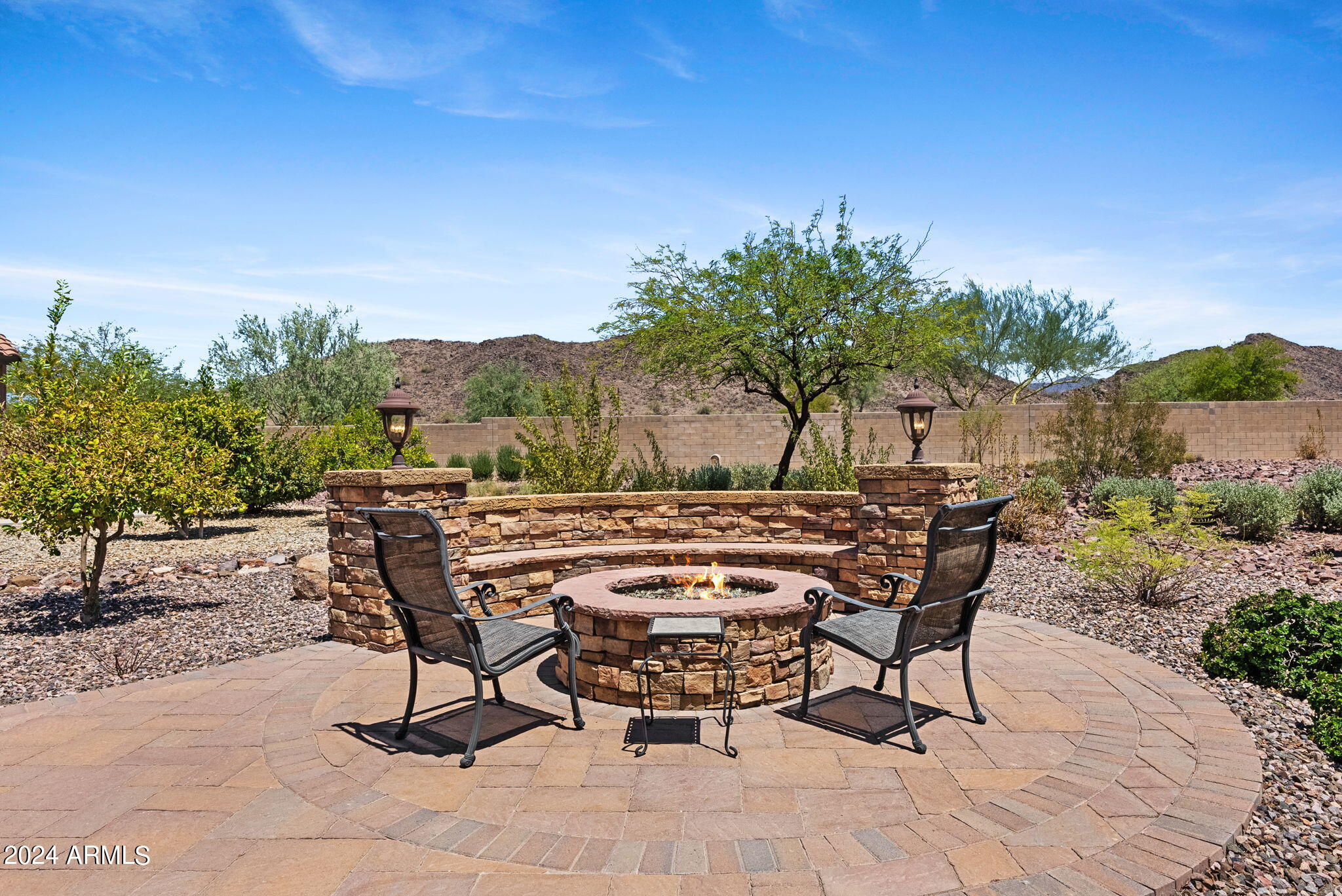 17531 W SILVER FOX Way