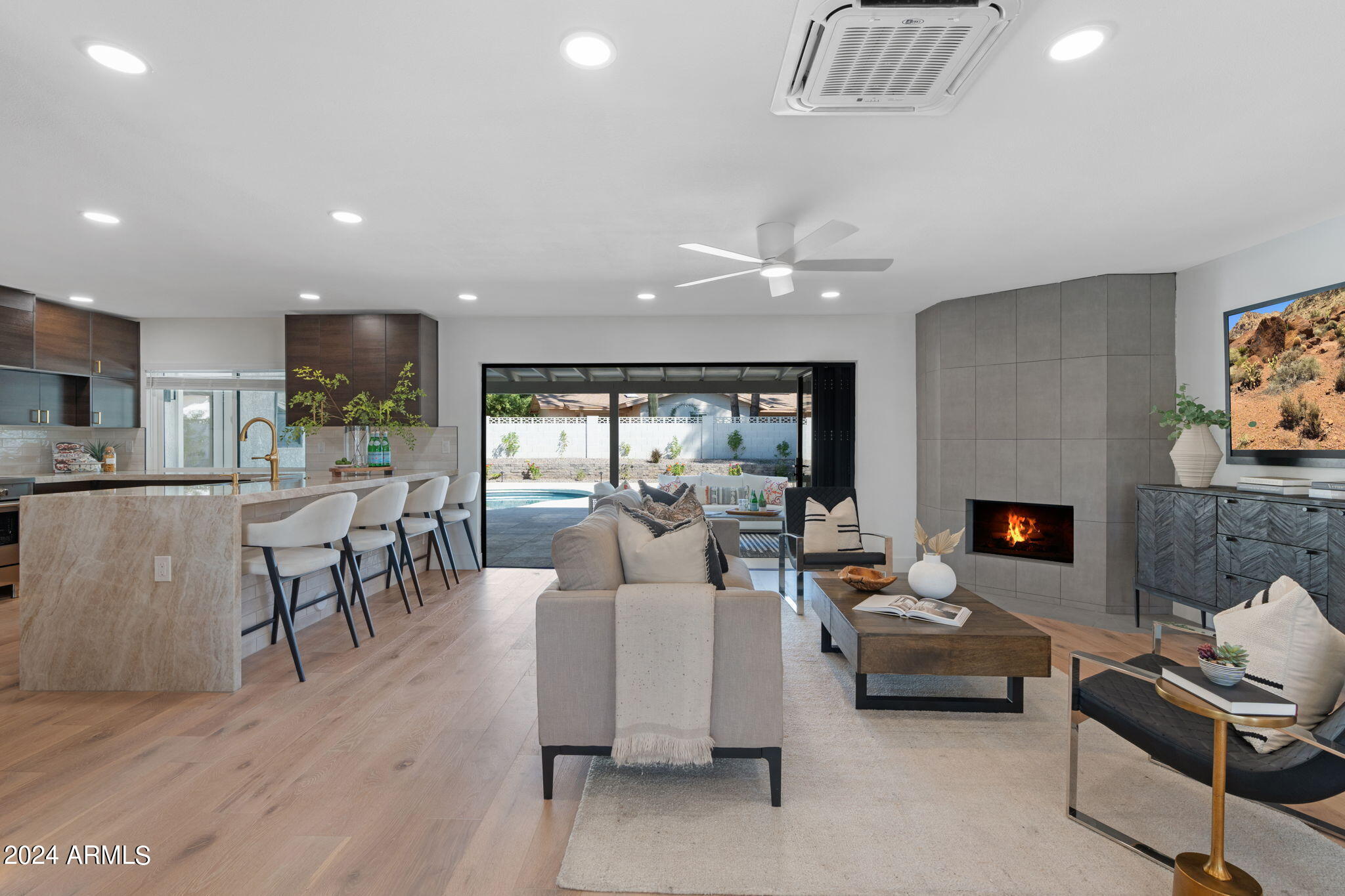 5216 E EVERETT Drive