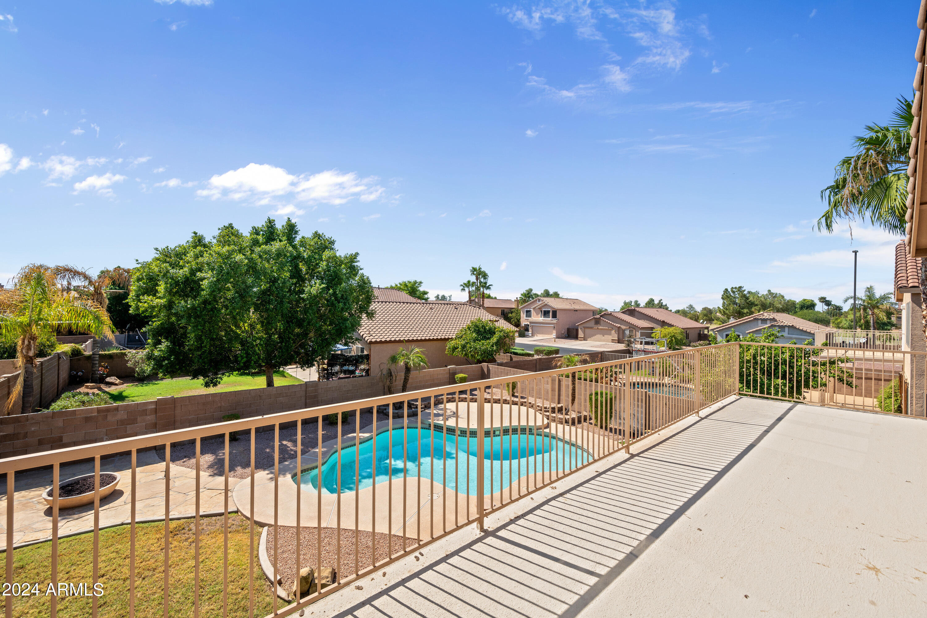 1359 E GAIL Court