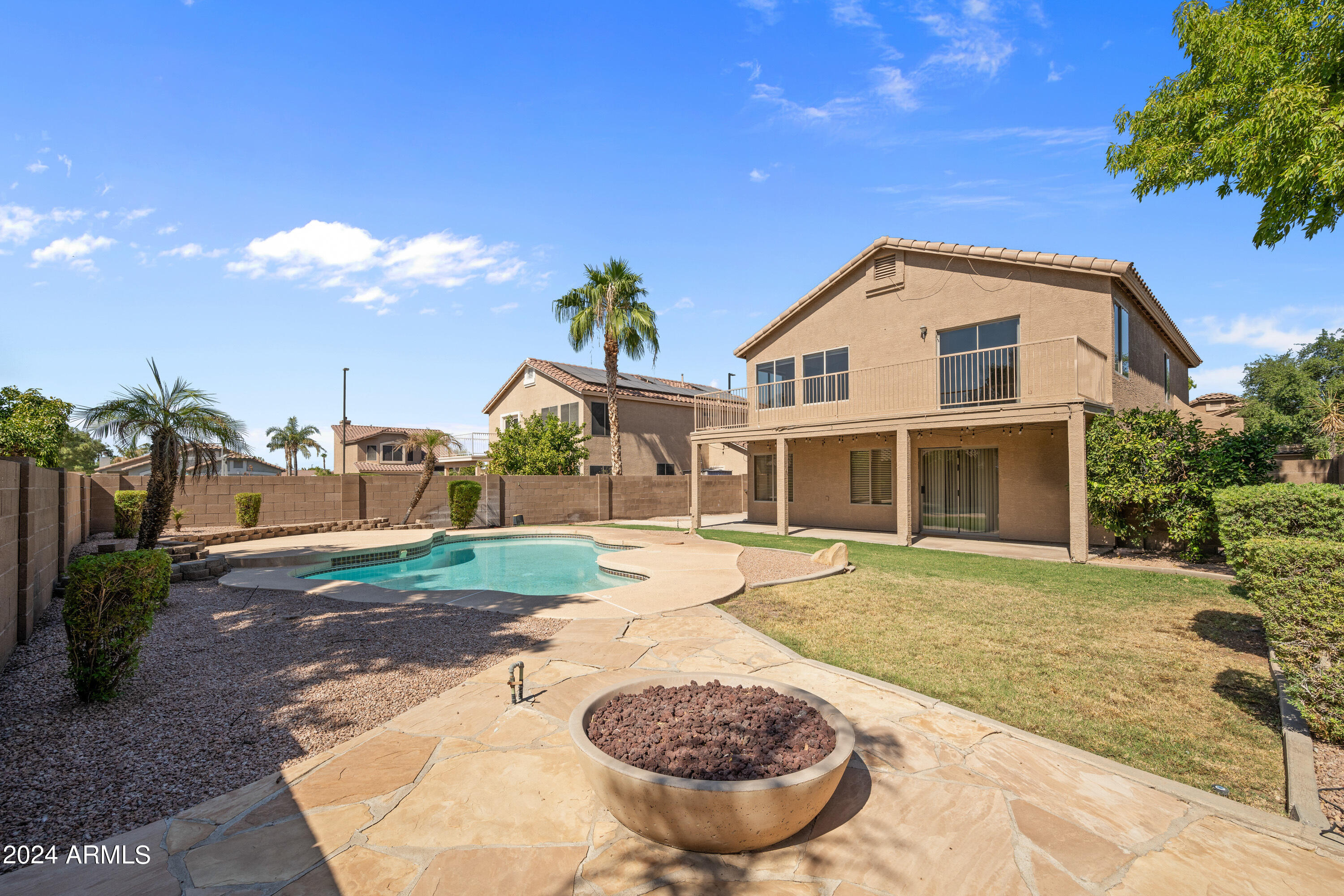 1359 E GAIL Court