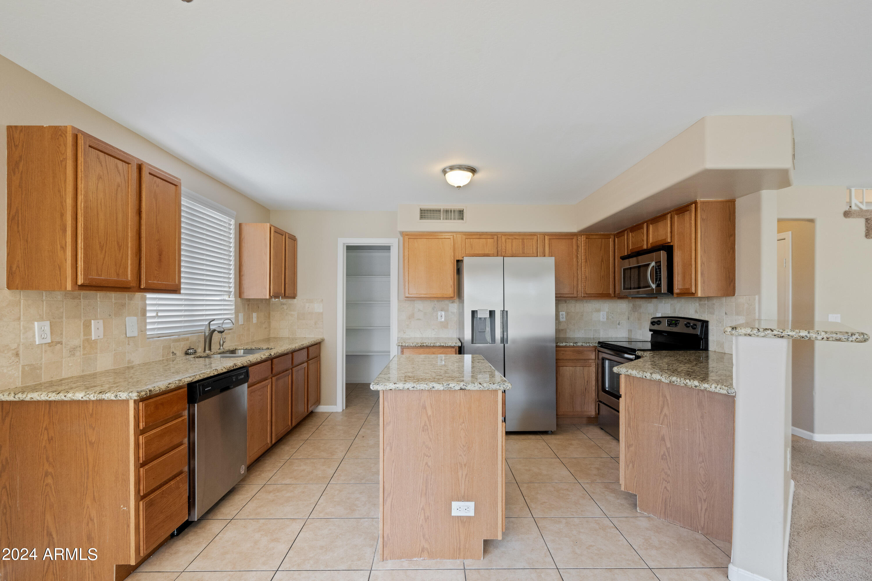 1359 E GAIL Court