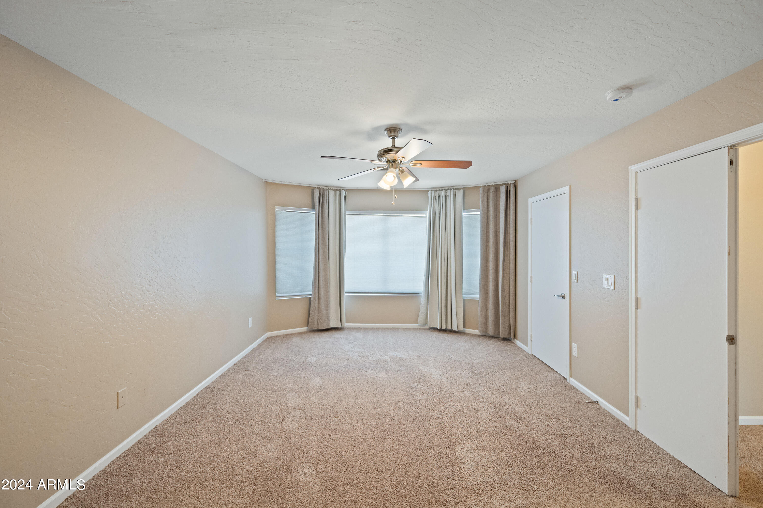 1359 E GAIL Court