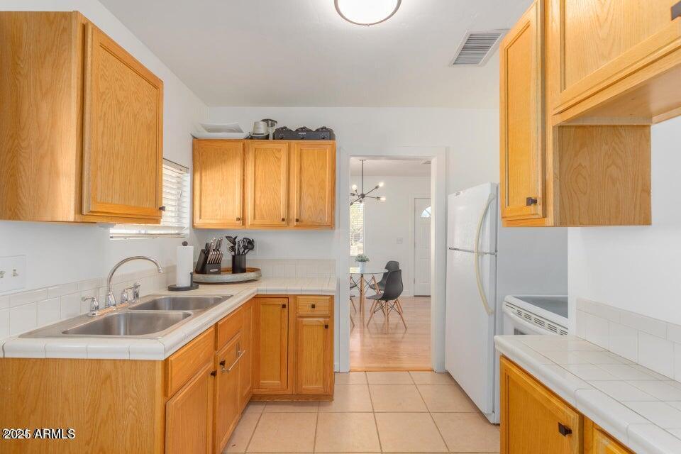 3832 N 9TH Street