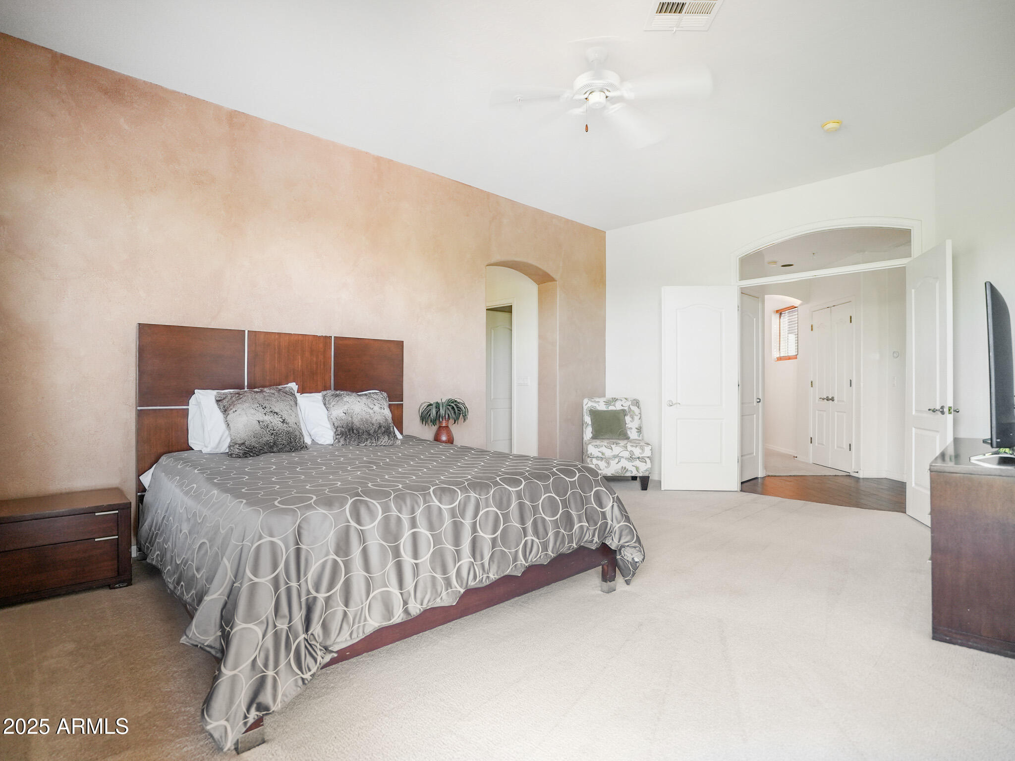 14850 E GRANDVIEW Drive, 204