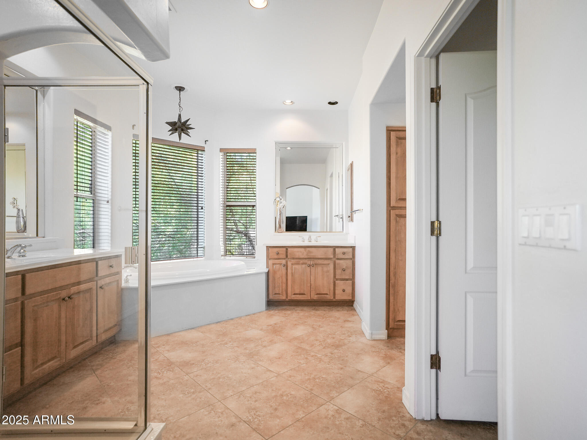 14850 E GRANDVIEW Drive, 204