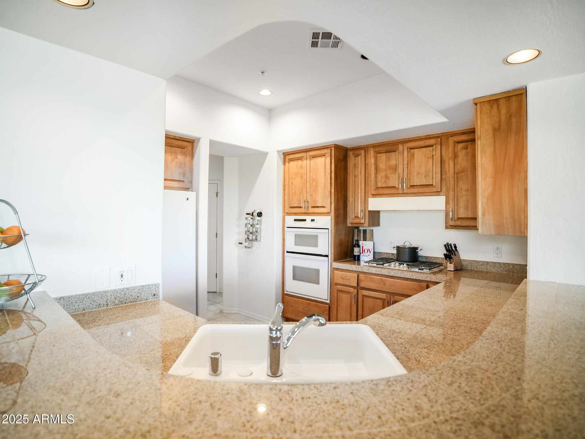 14850 E GRANDVIEW Drive, 204