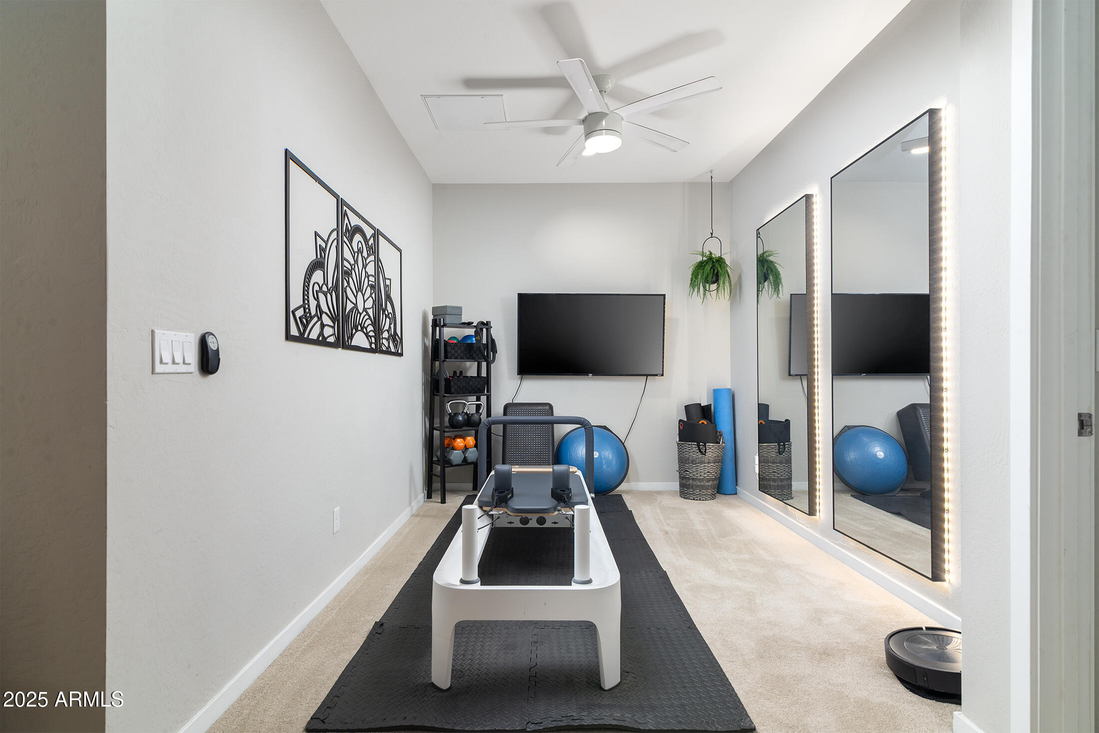 901 S SMITH Road, 1041