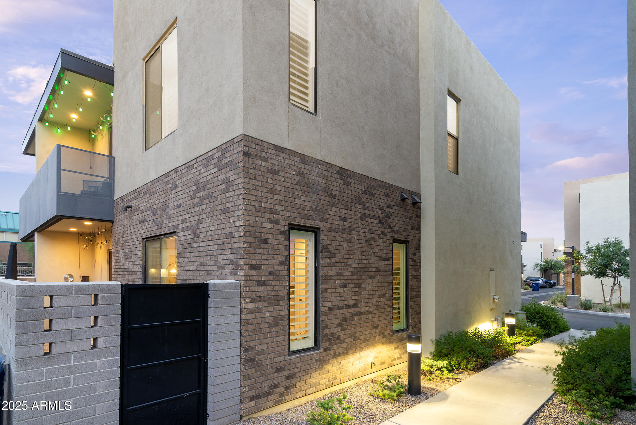 901 S SMITH Road, 1041