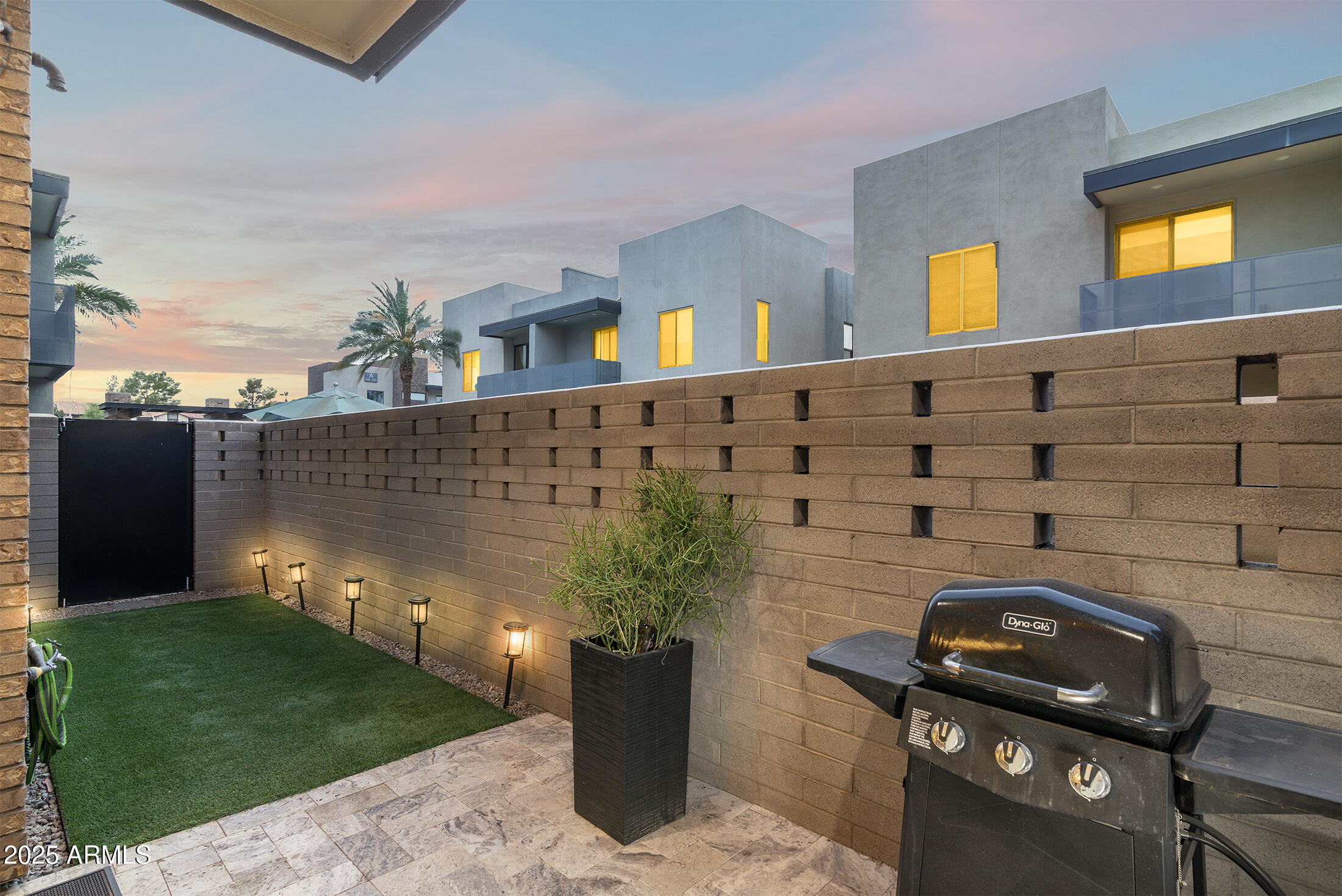 901 S SMITH Road, 1041