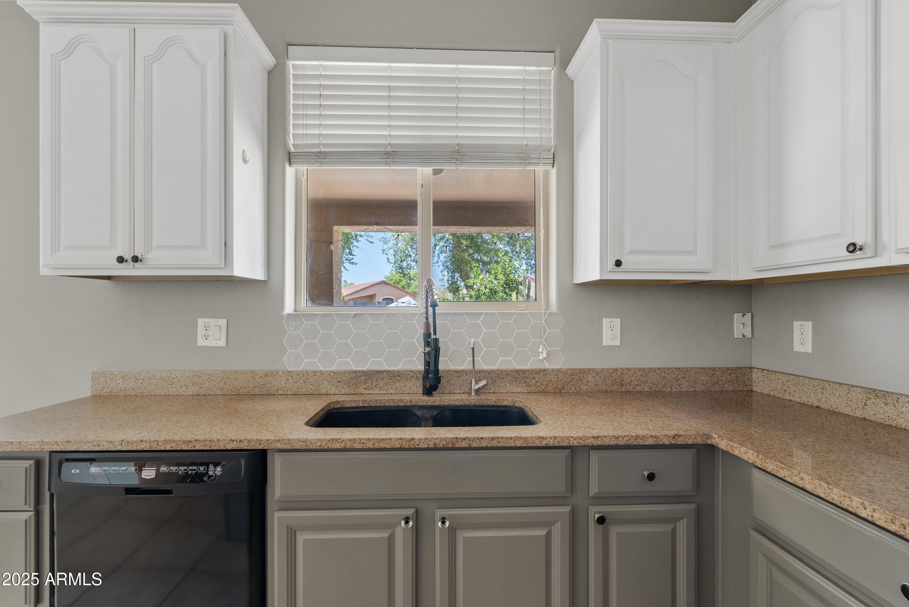 3850 E Longhorn Street