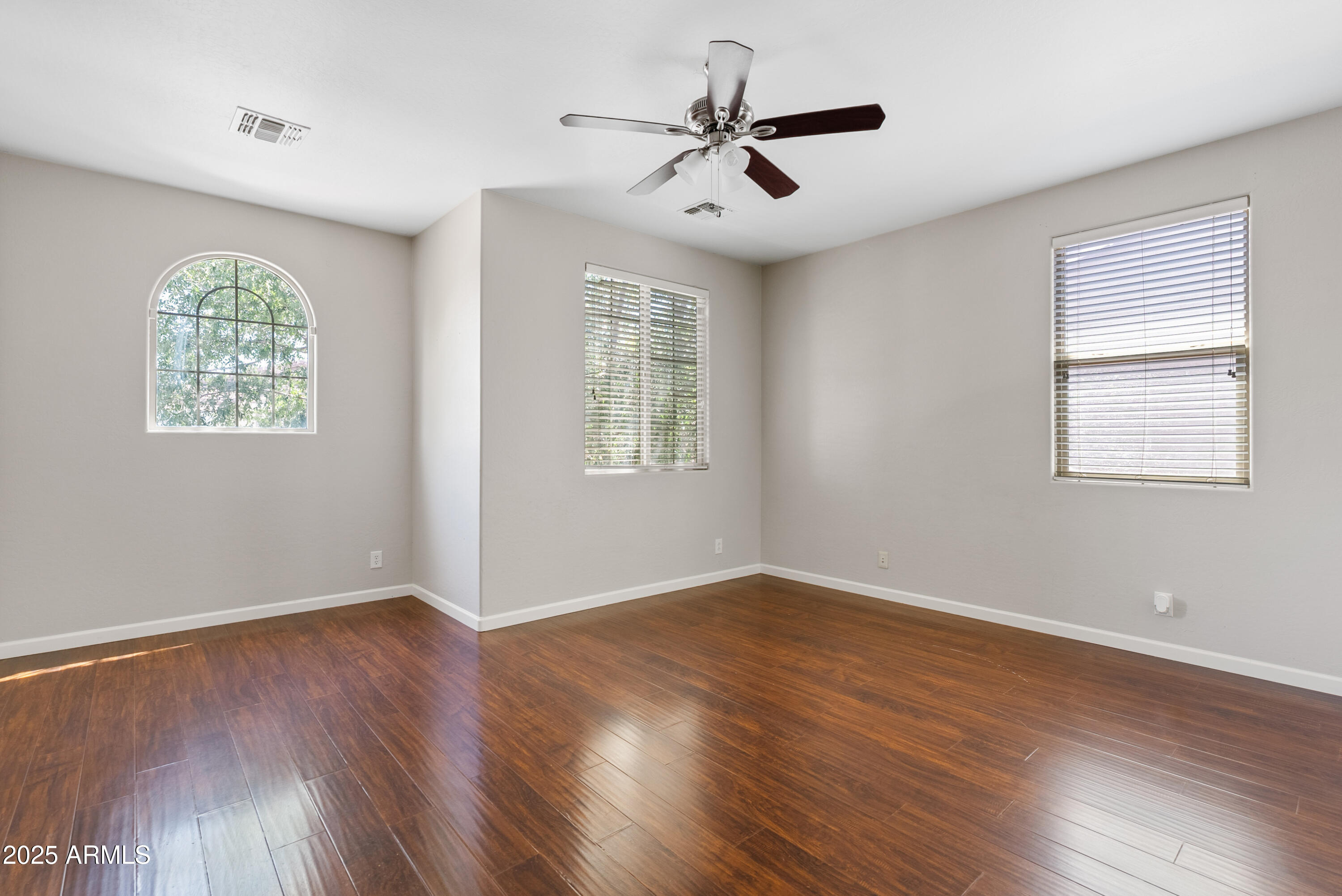 3850 E Longhorn Street