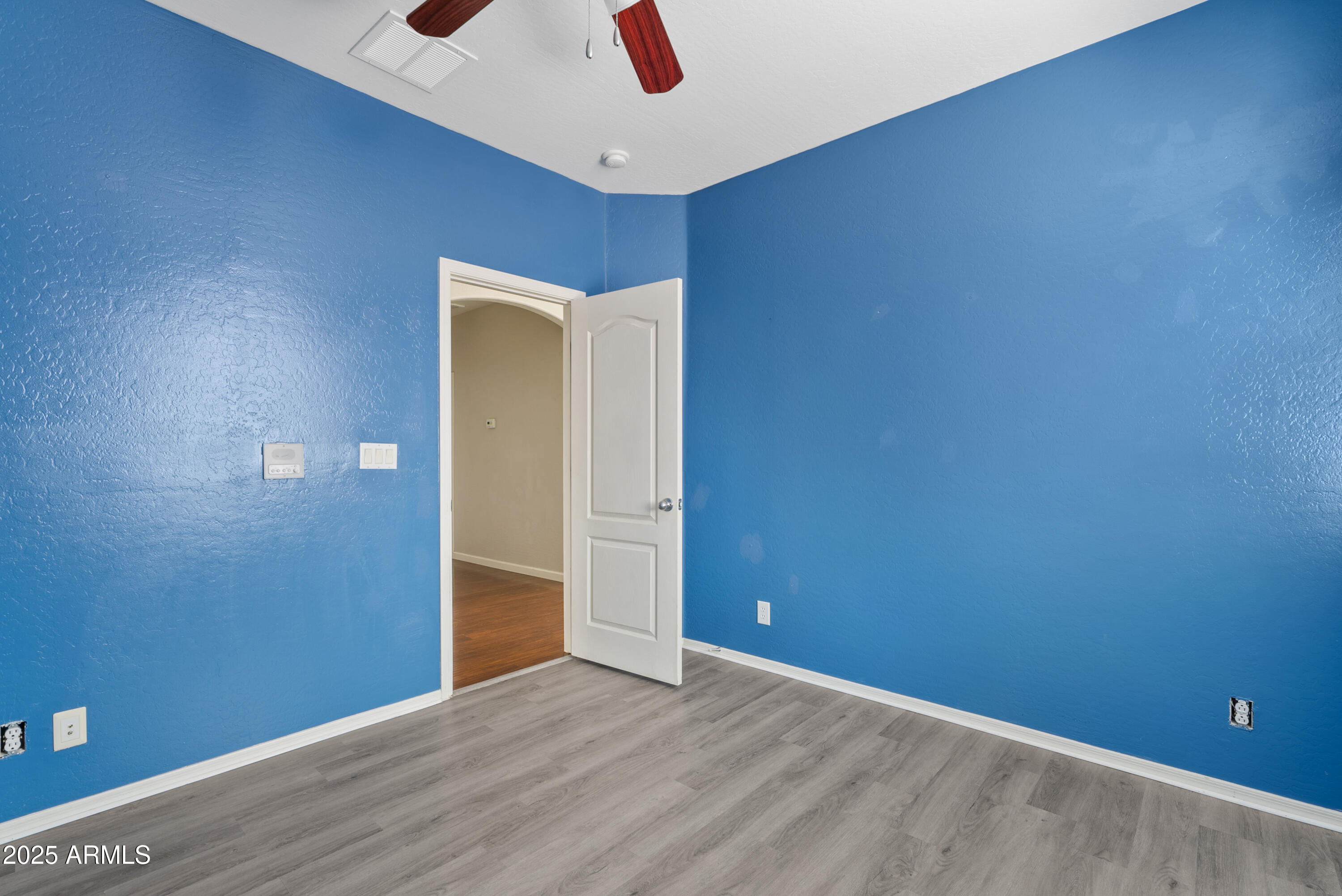 3850 E Longhorn Street