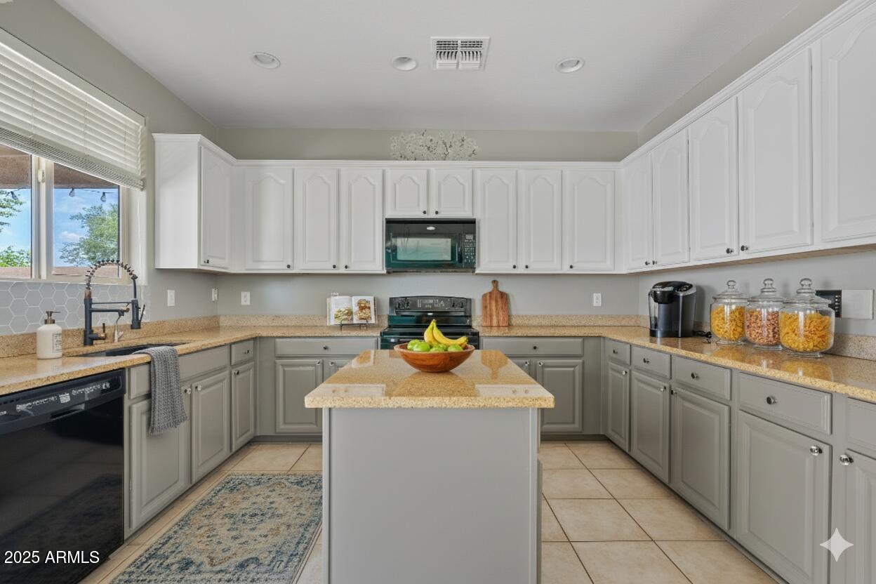 3850 E Longhorn Street