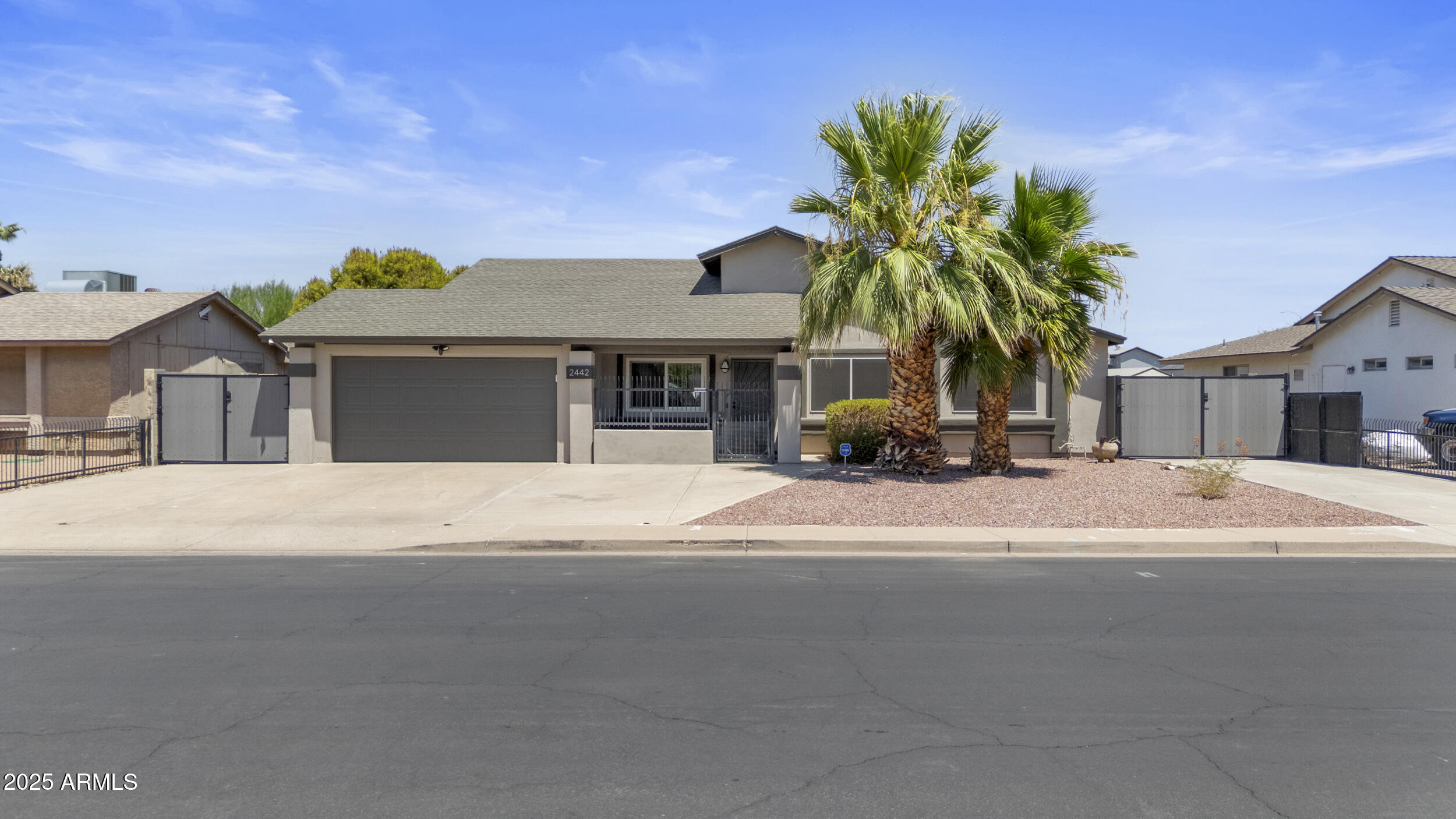 2442 E DIAMOND Avenue