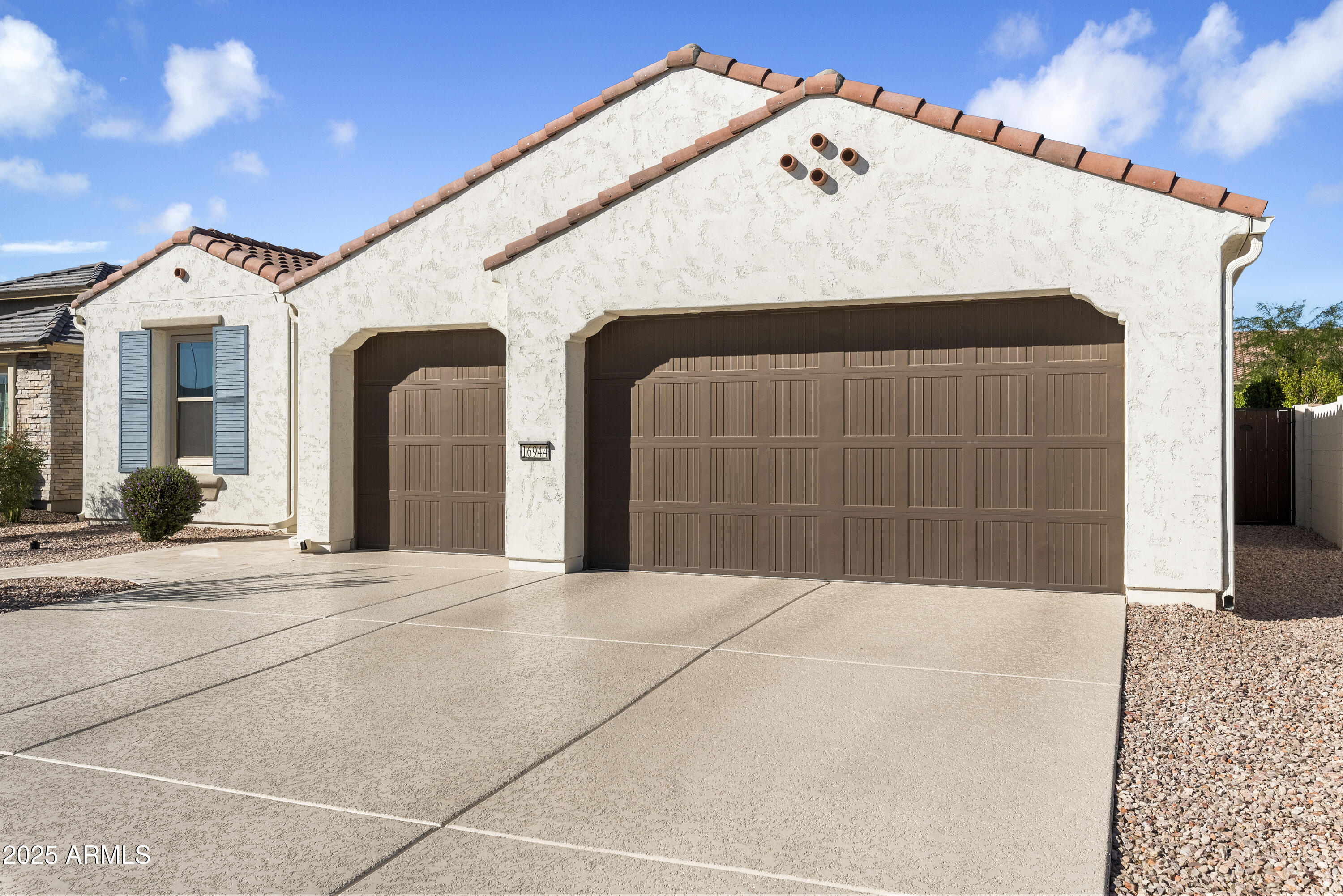 16944 W CORONADO Road