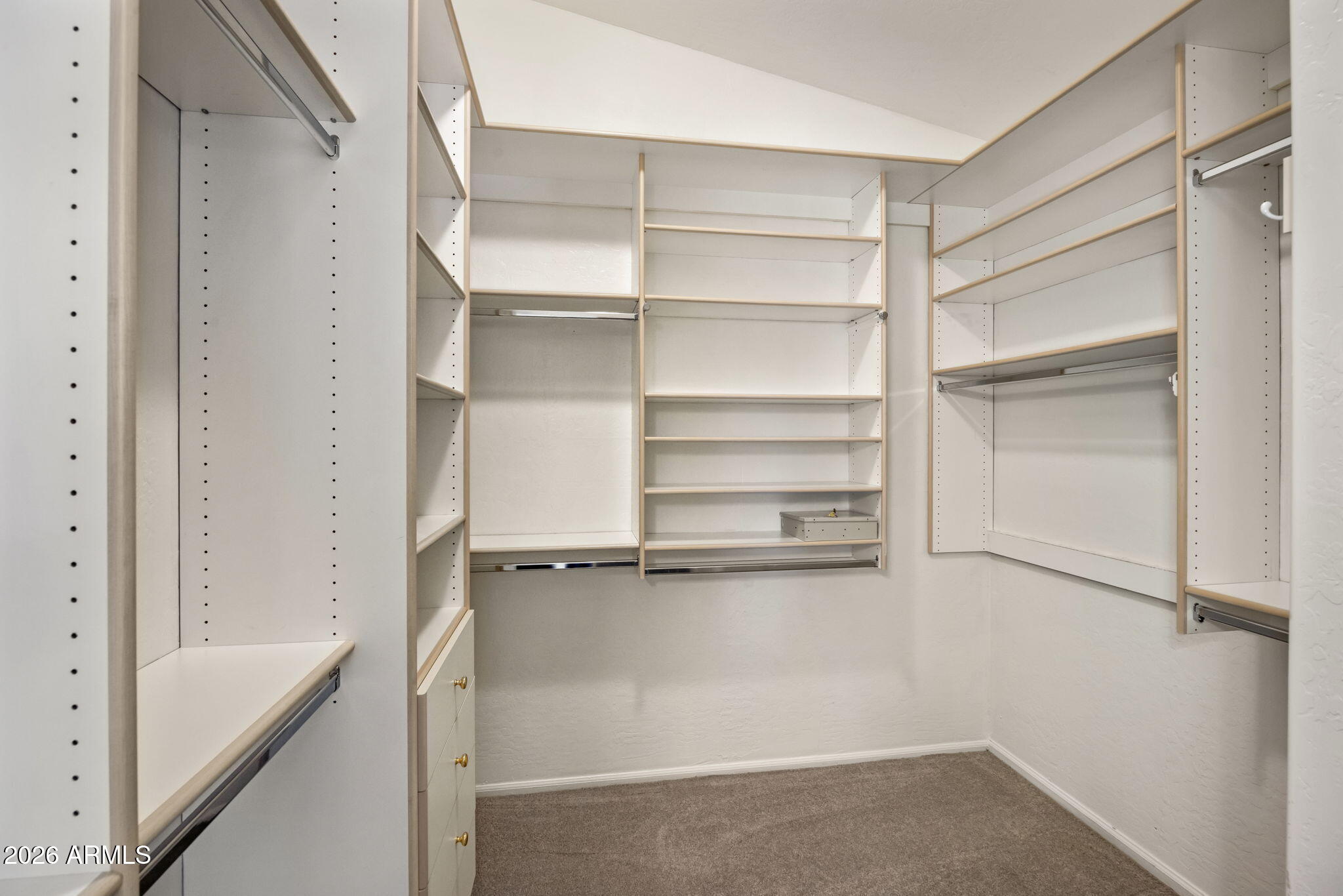 8122 E THERESA Drive