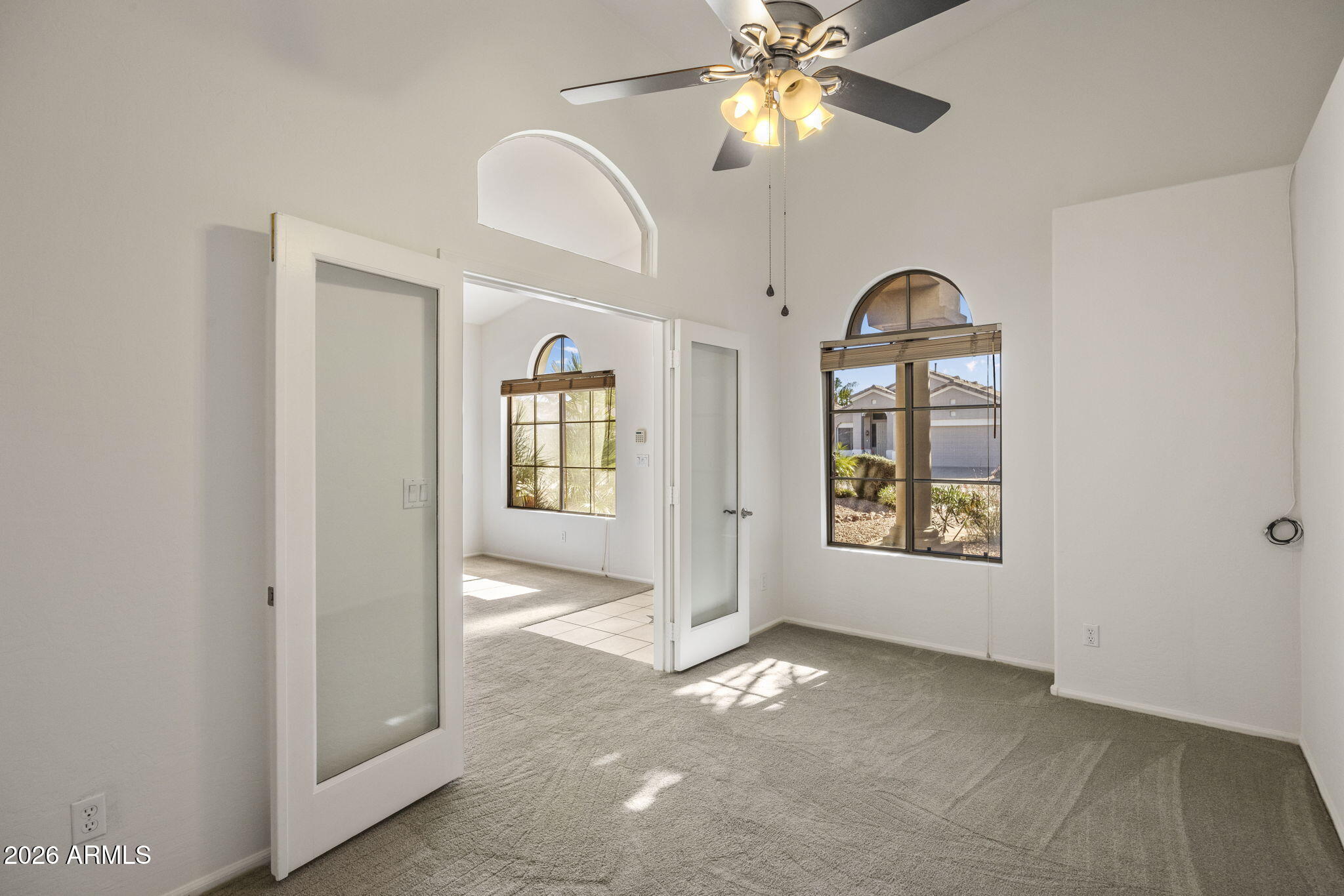 8122 E THERESA Drive