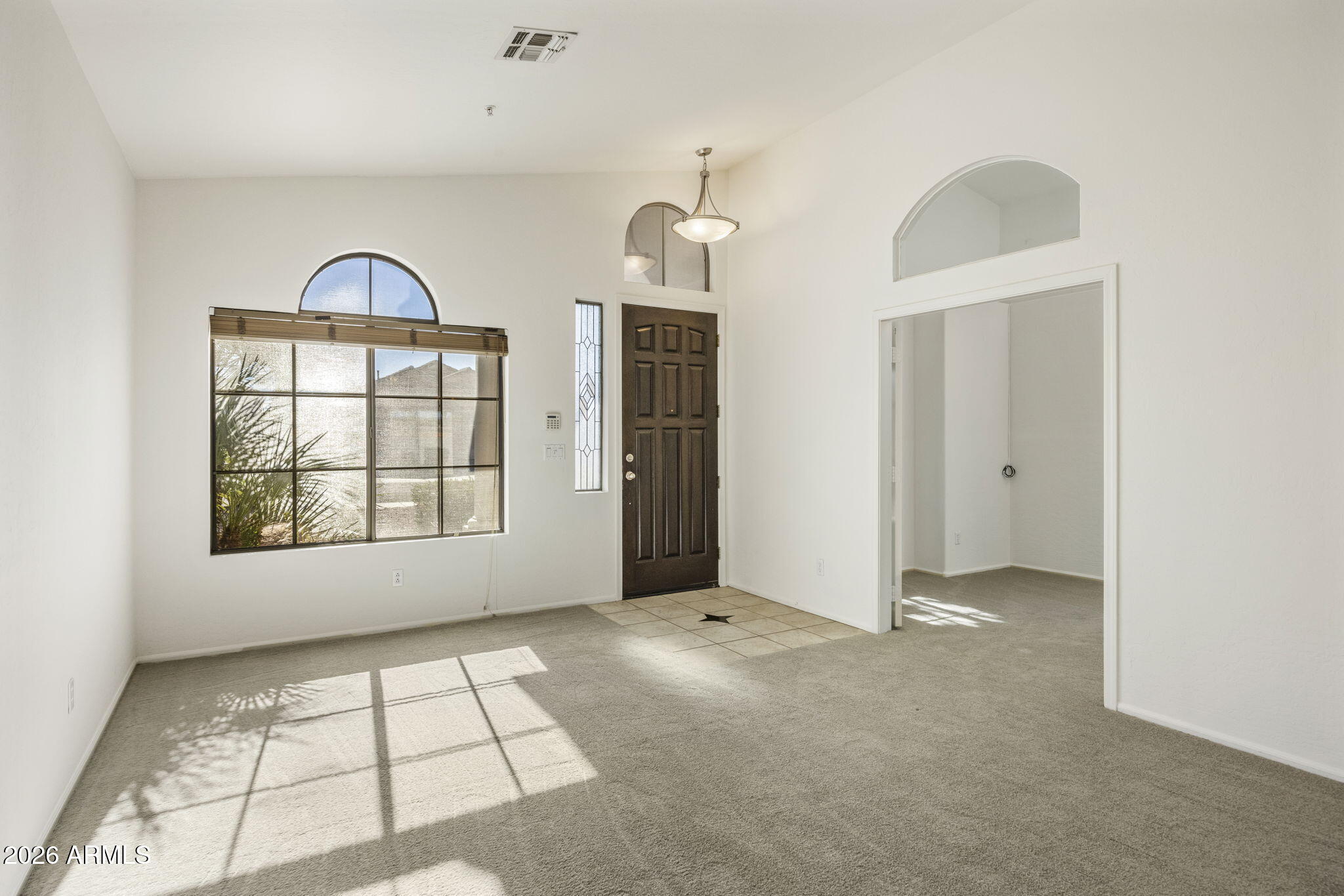 8122 E THERESA Drive