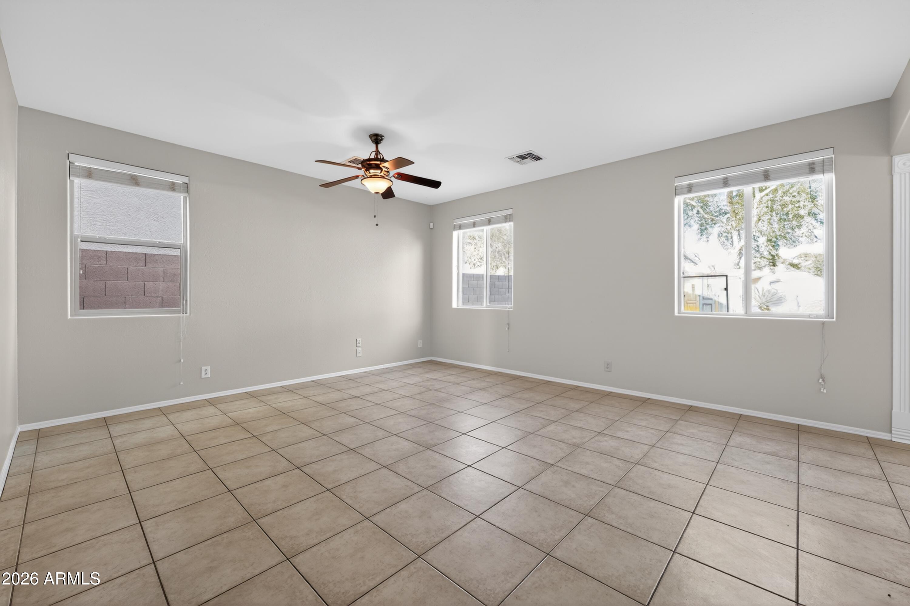 3850 E Longhorn Street