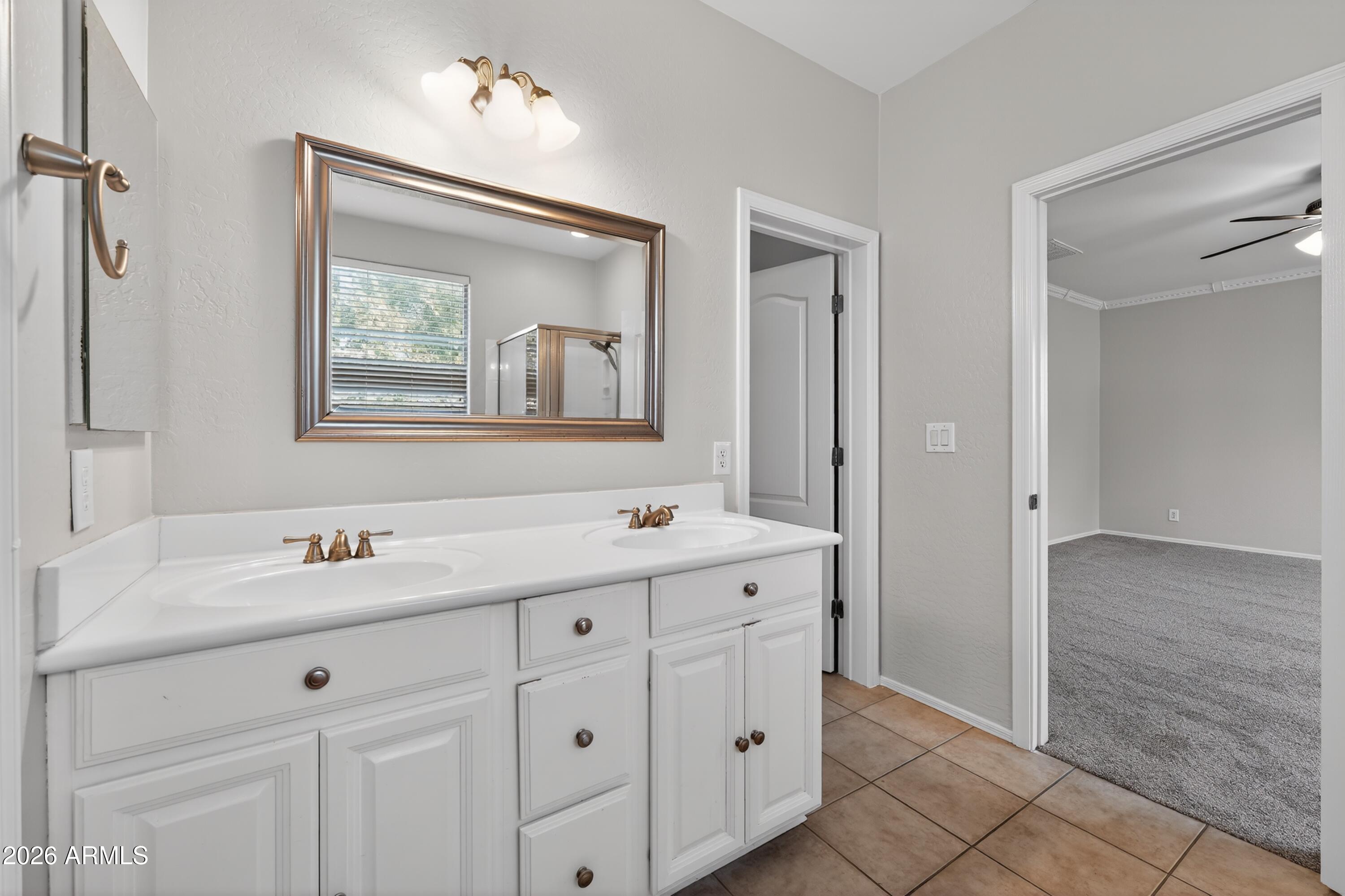 3850 E Longhorn Street