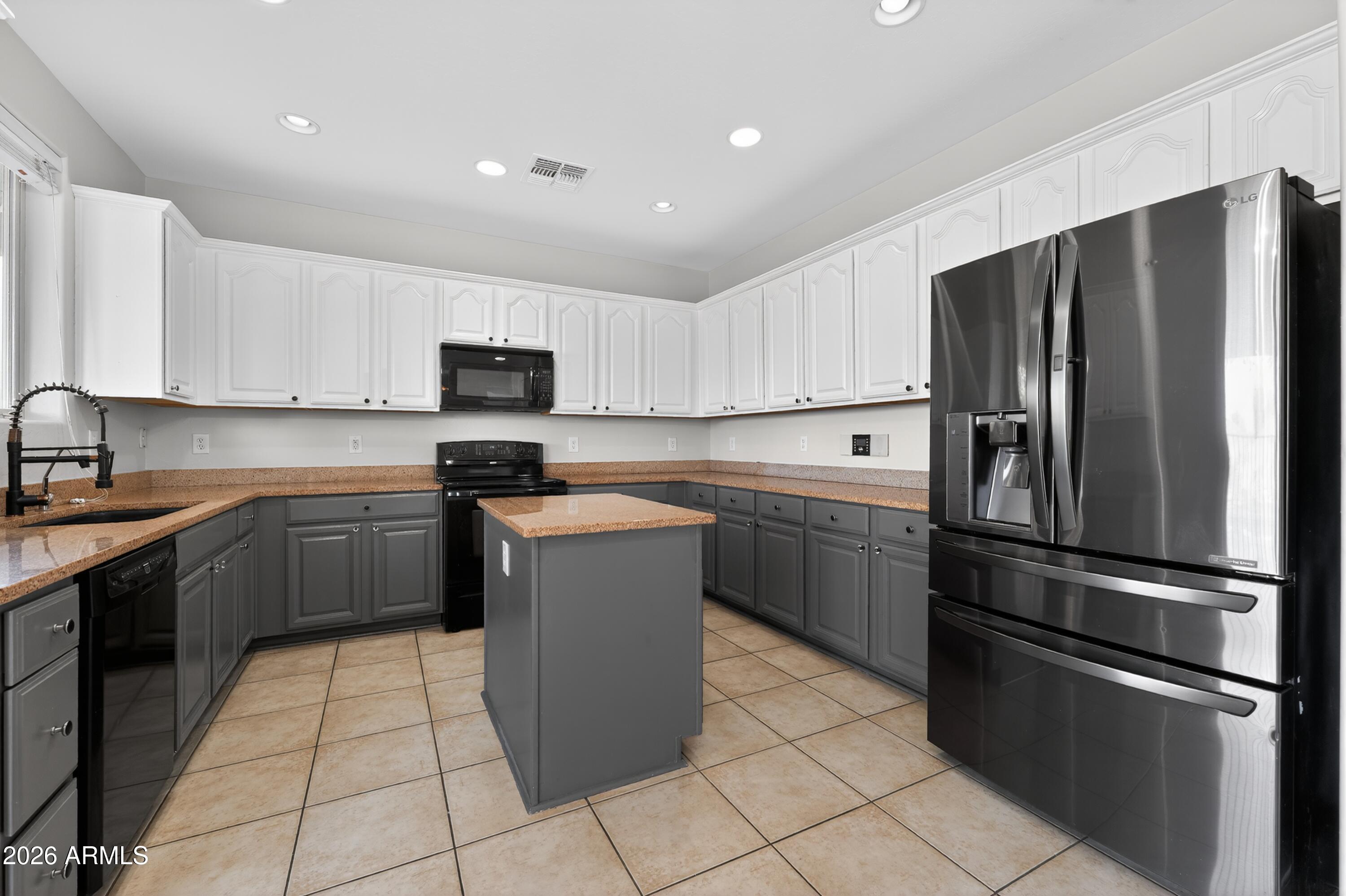 3850 E Longhorn Street