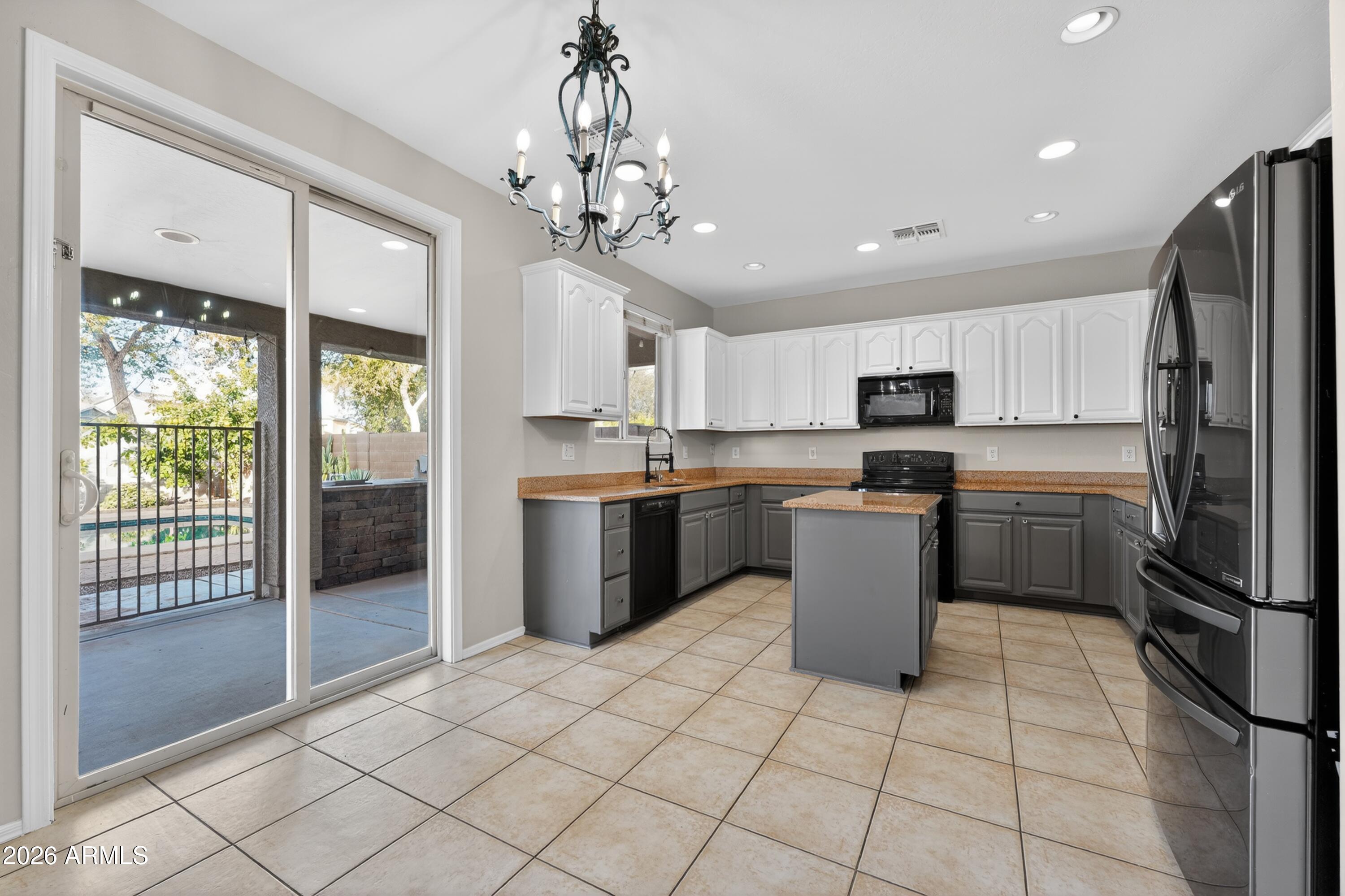 3850 E Longhorn Street