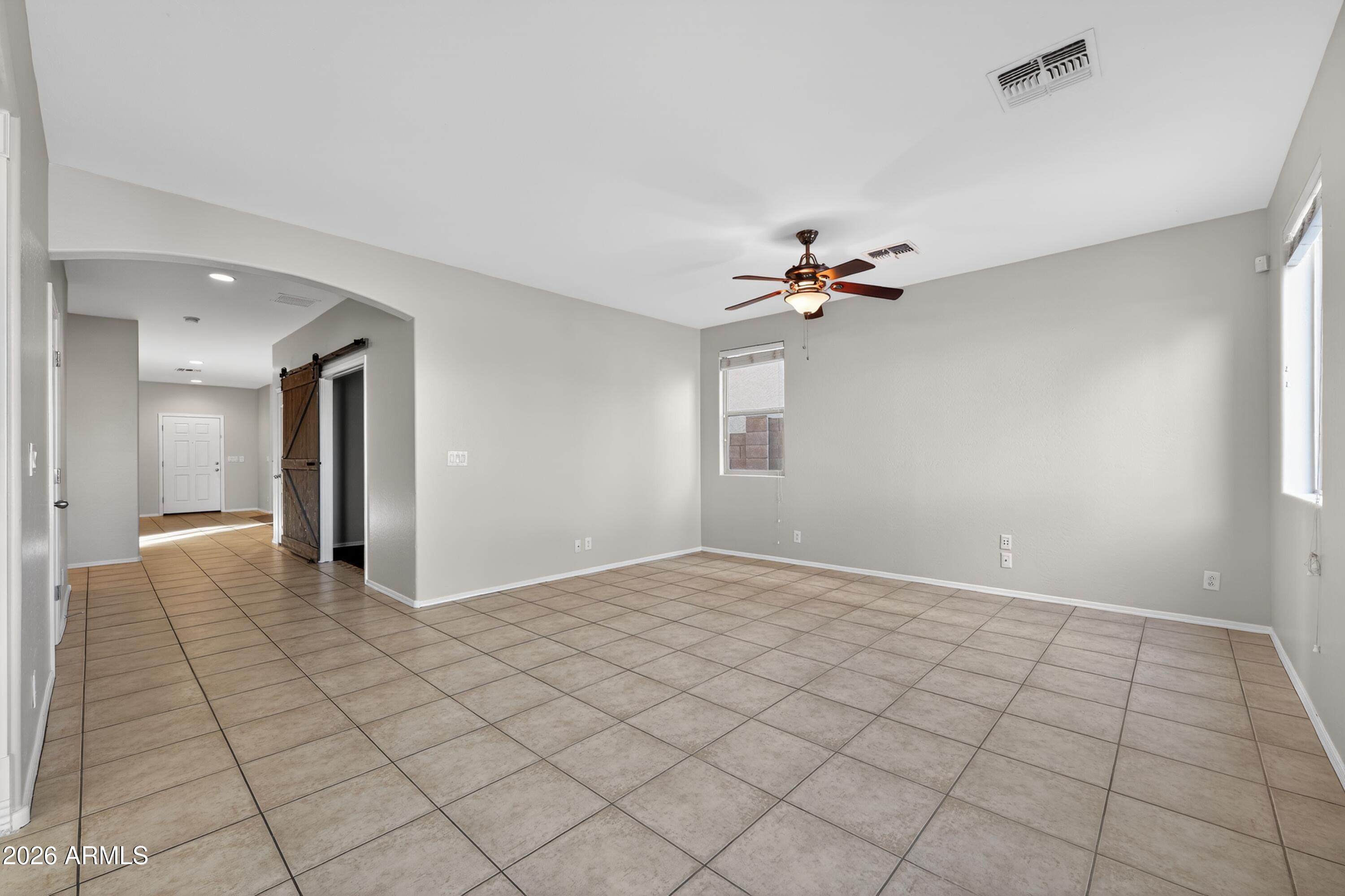 3850 E Longhorn Street