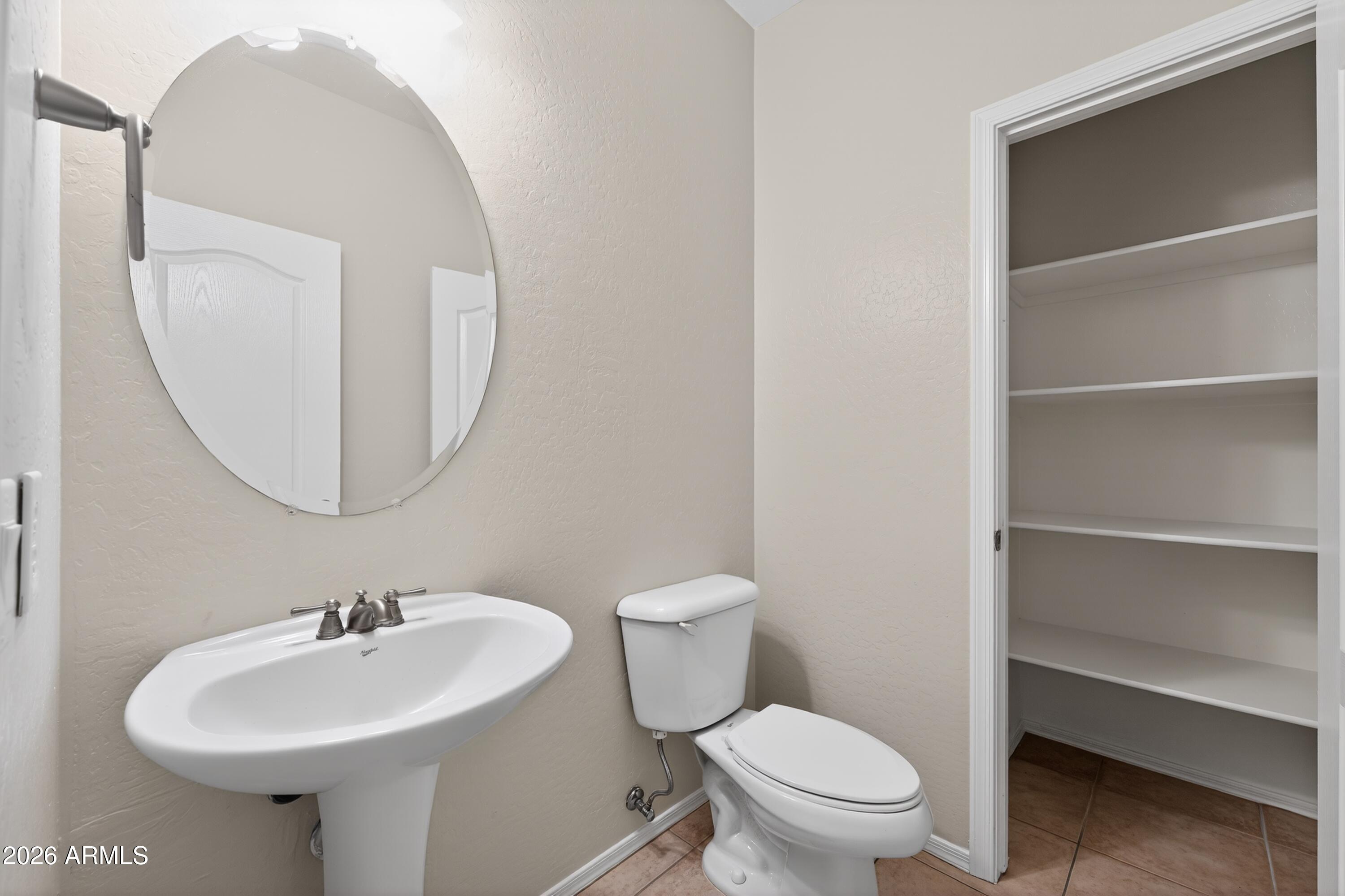 3850 E Longhorn Street