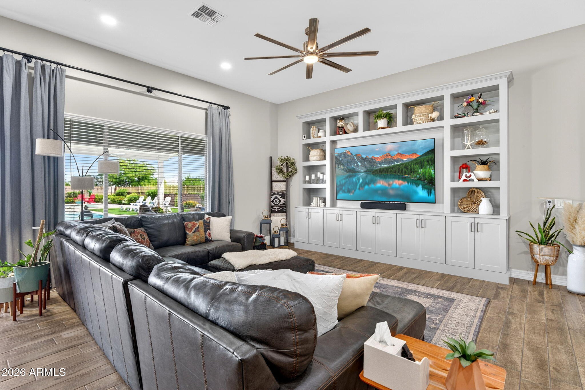 23064 E VIA LAS BRISAS